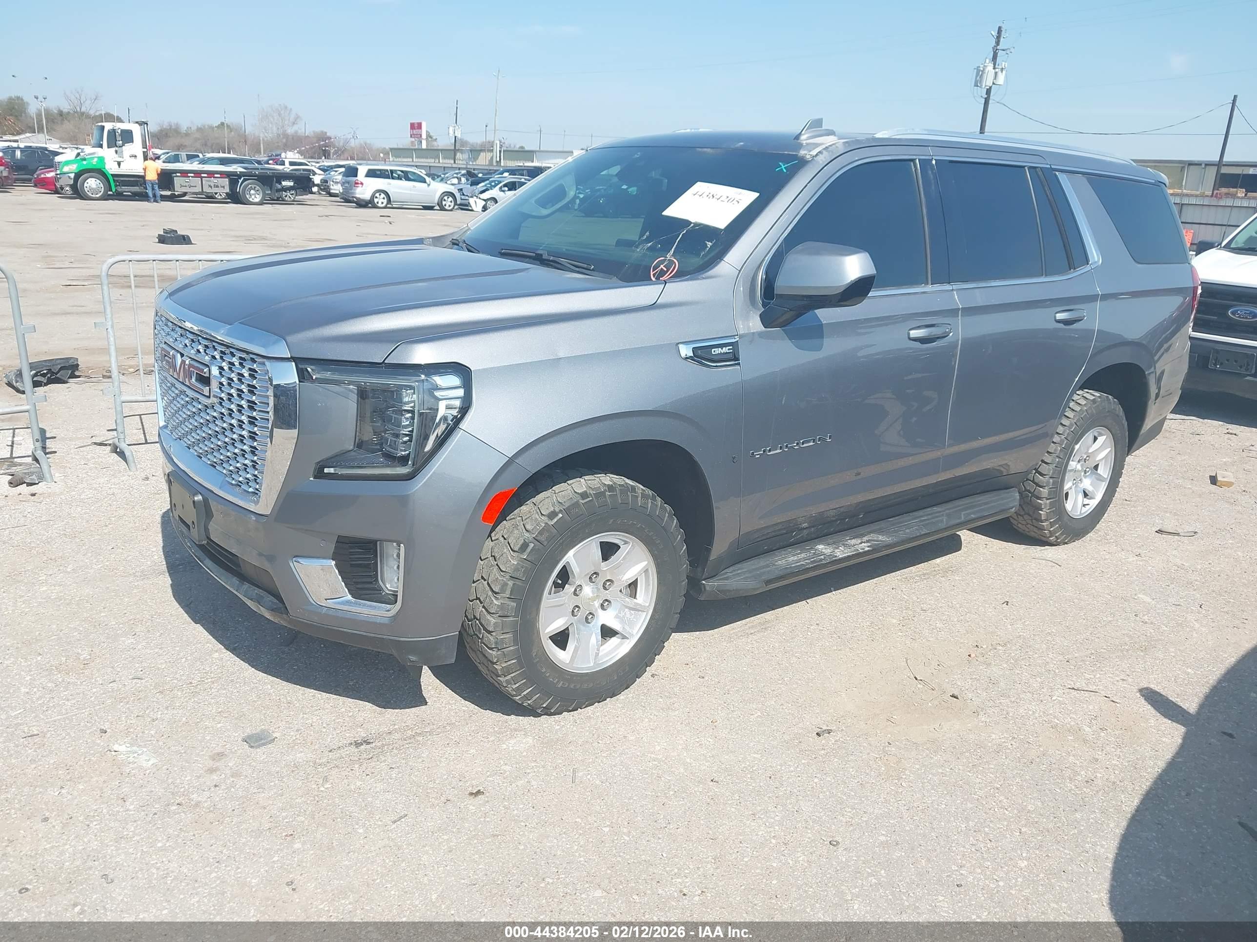 GMC YUKON image 2