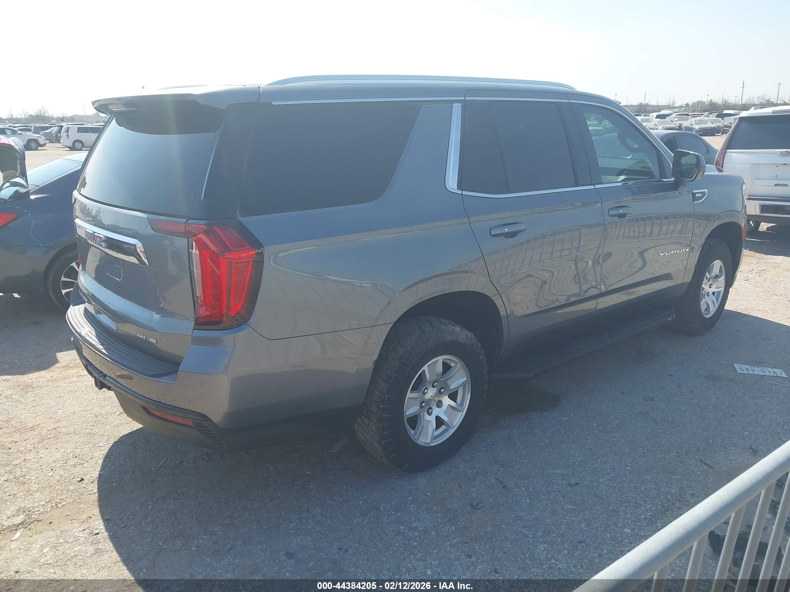 GMC YUKON image 4