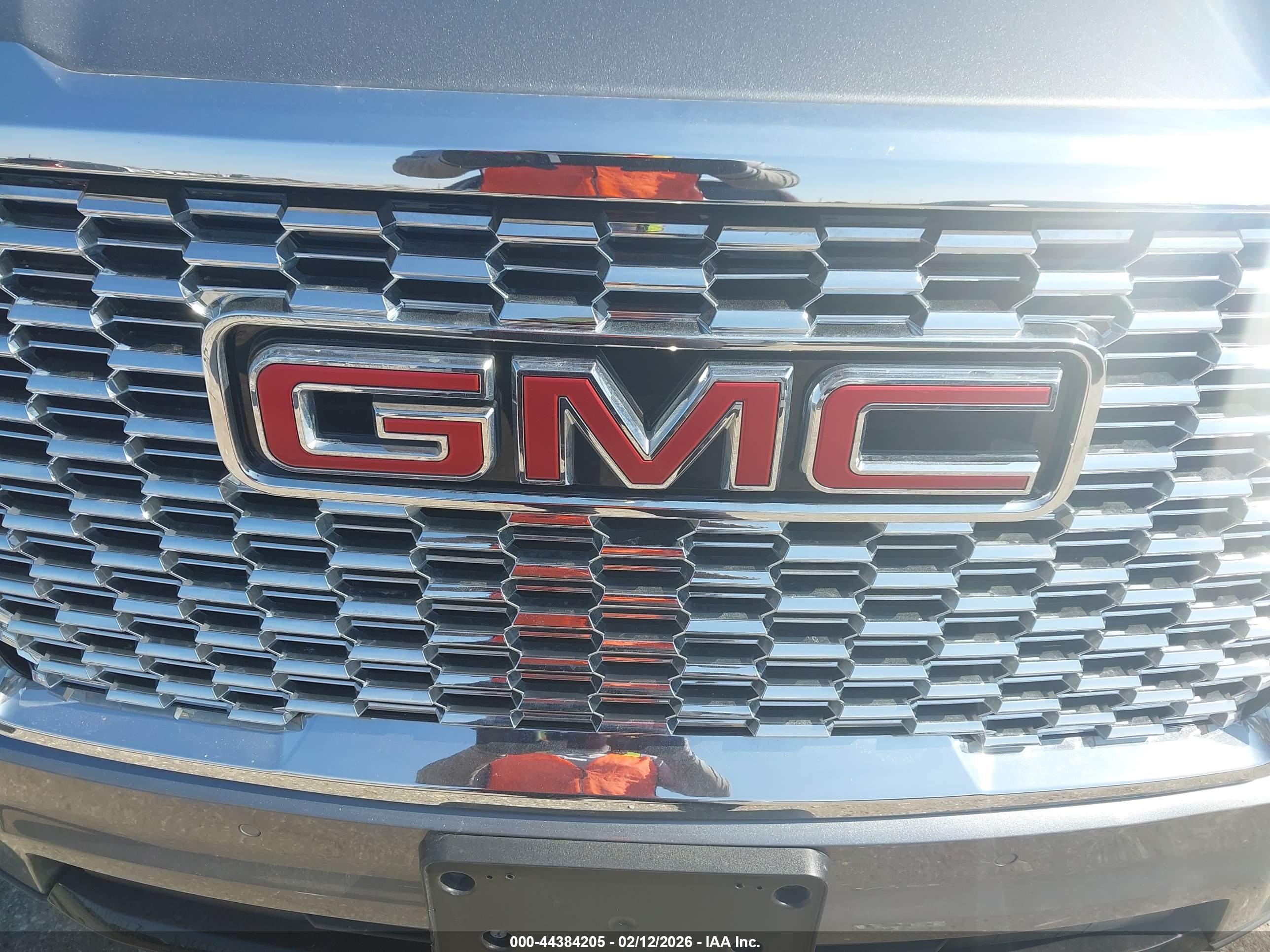 GMC YUKON image 6