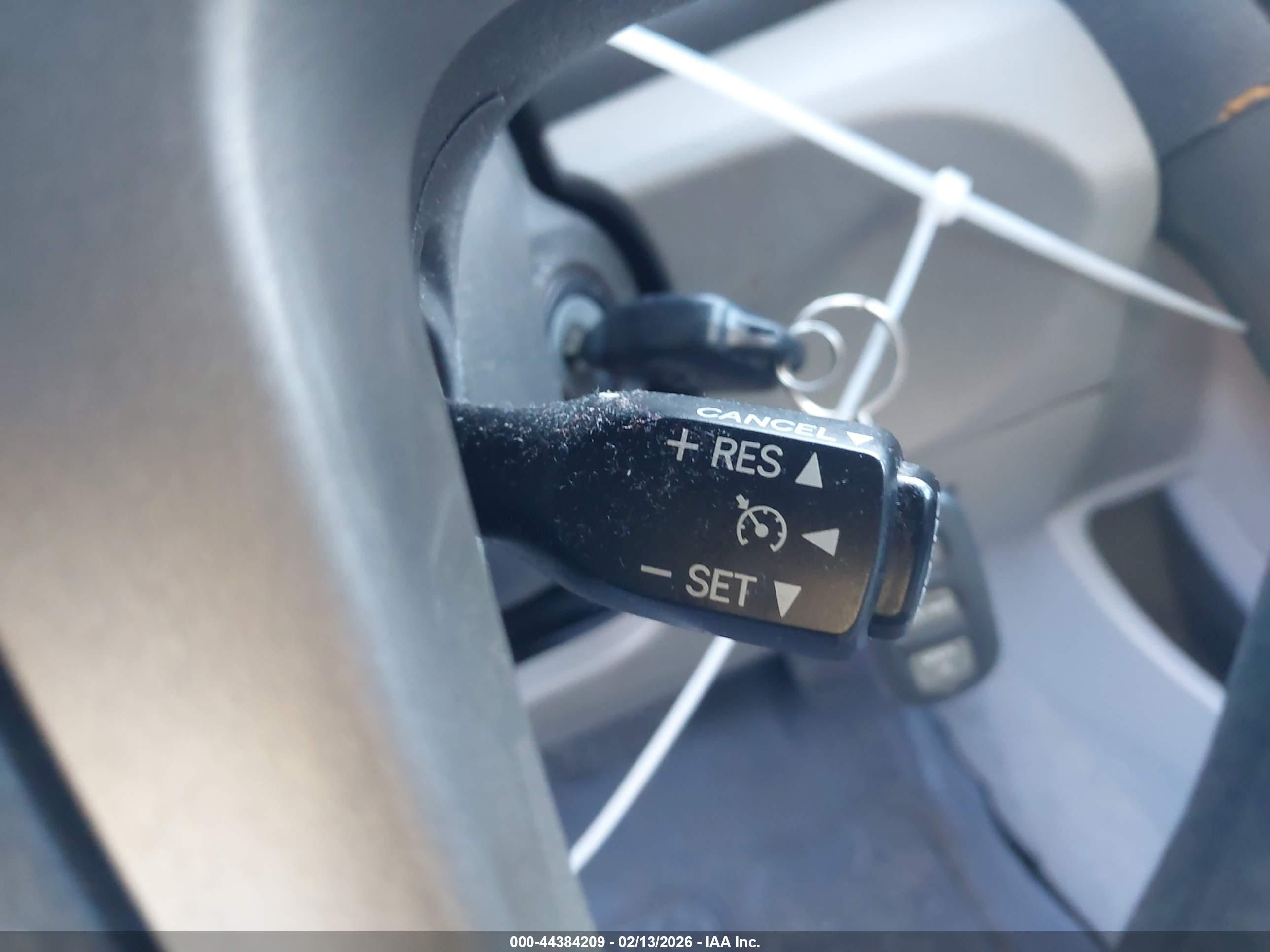 TOYOTA CAMRY image 11
