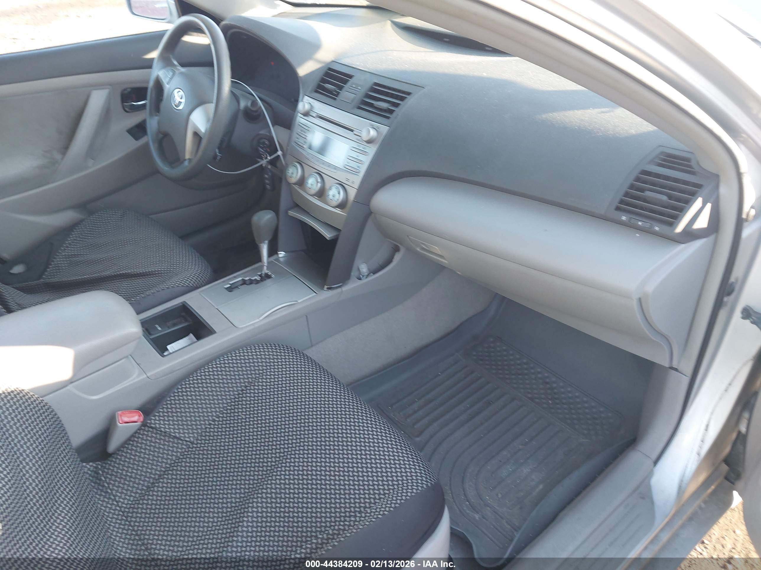 TOYOTA CAMRY image 5