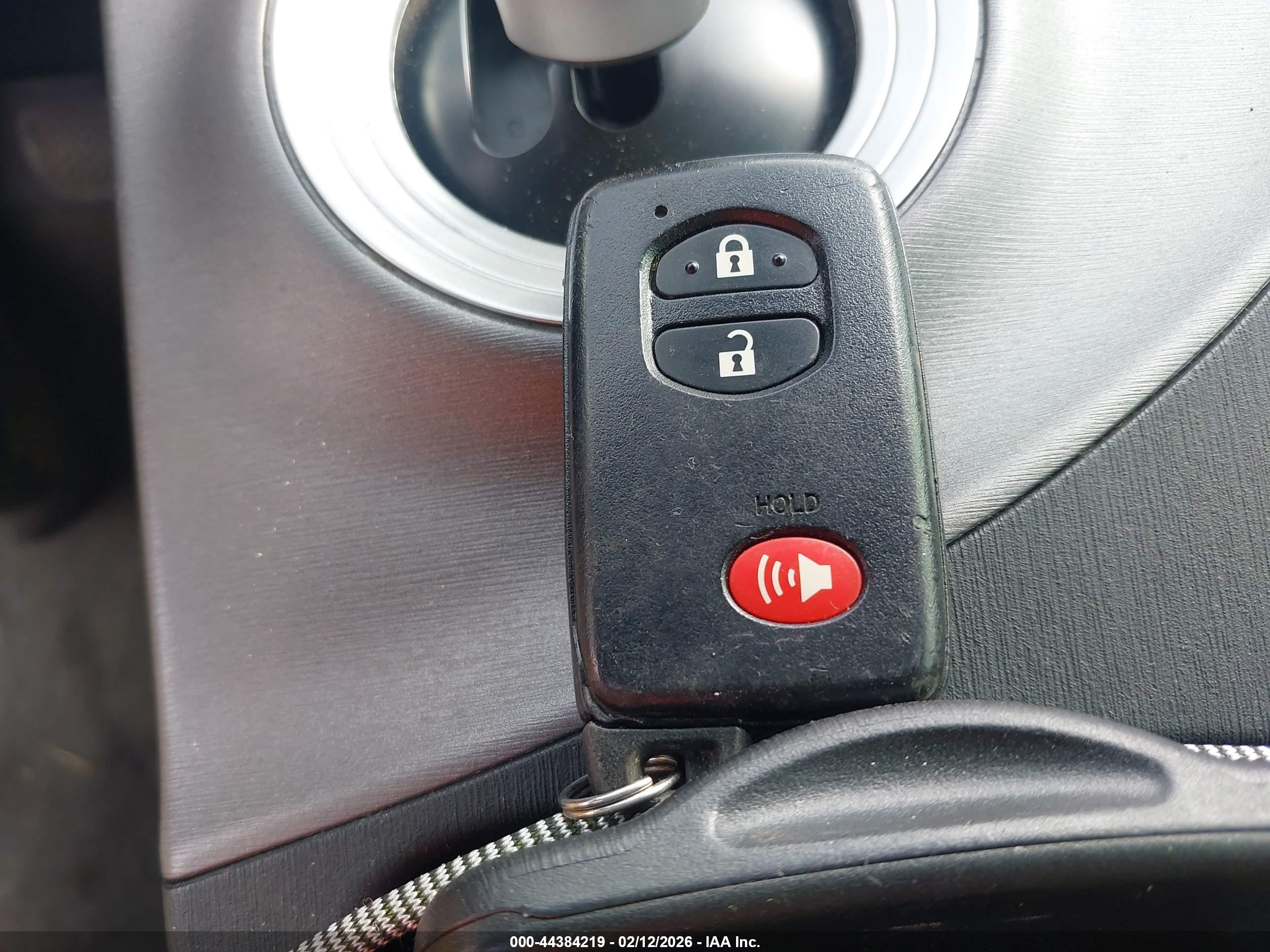 TOYOTA PRIUS image 11