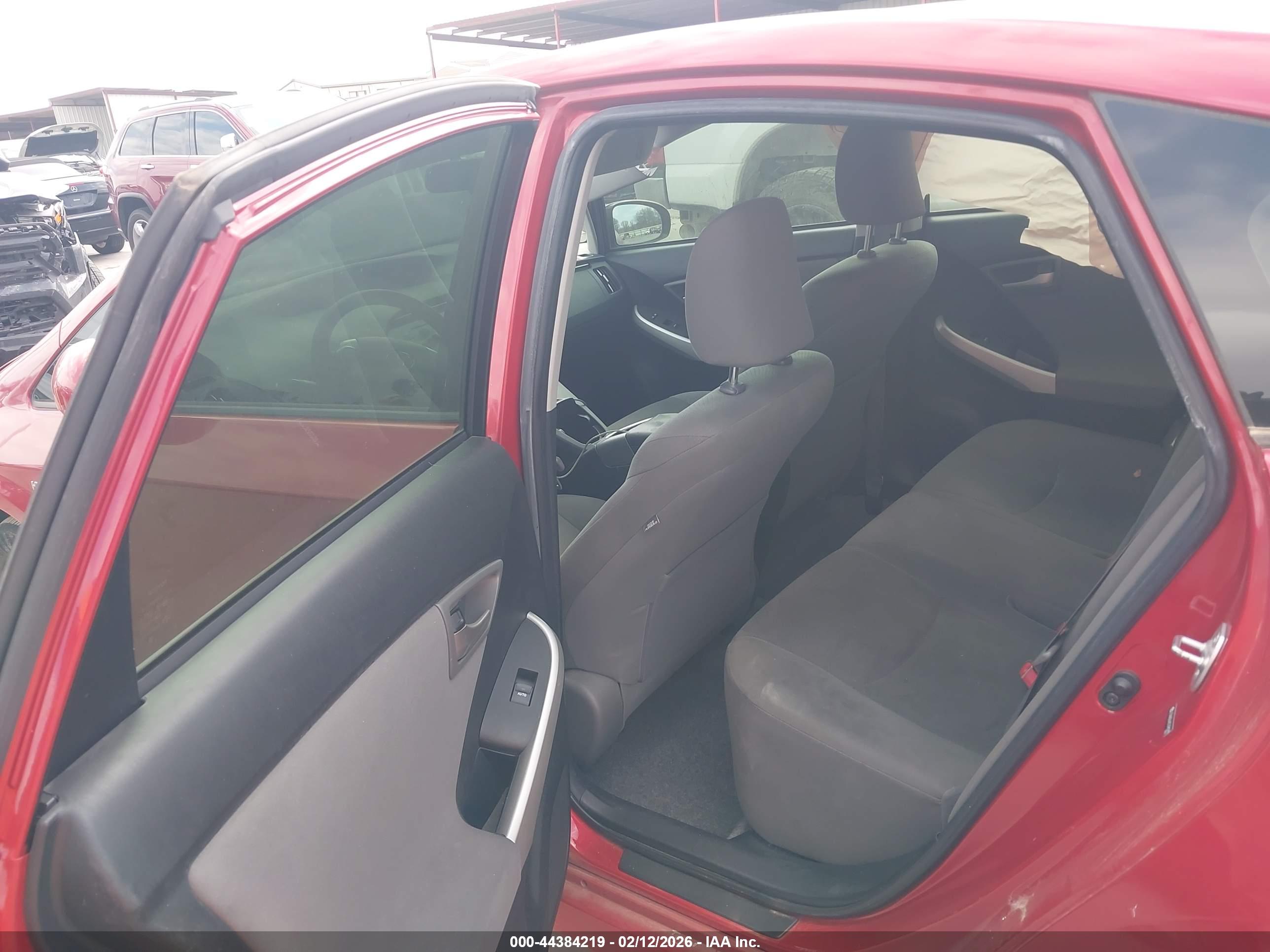 TOYOTA PRIUS image 8