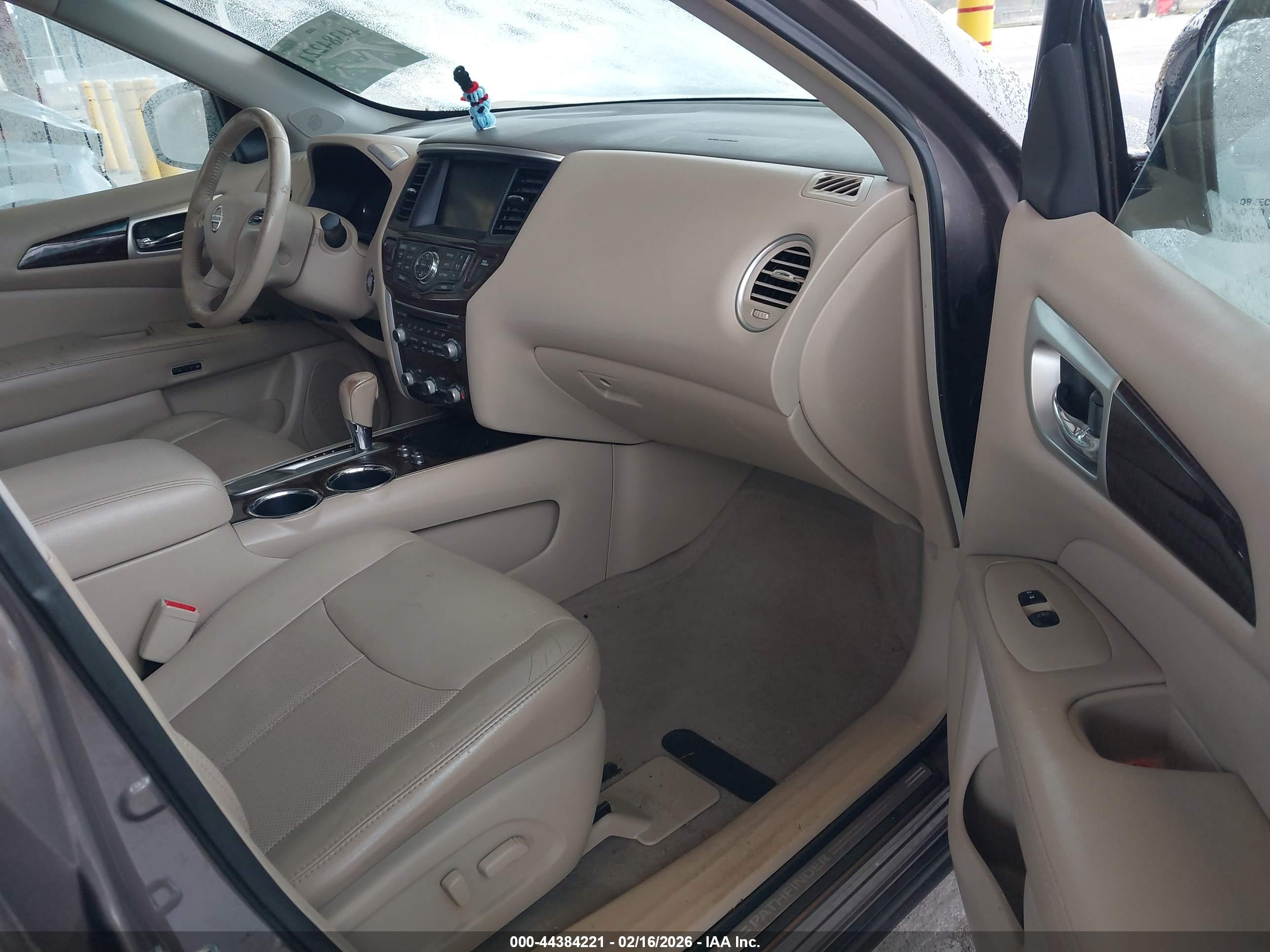 NISSAN PATHFINDER image 5