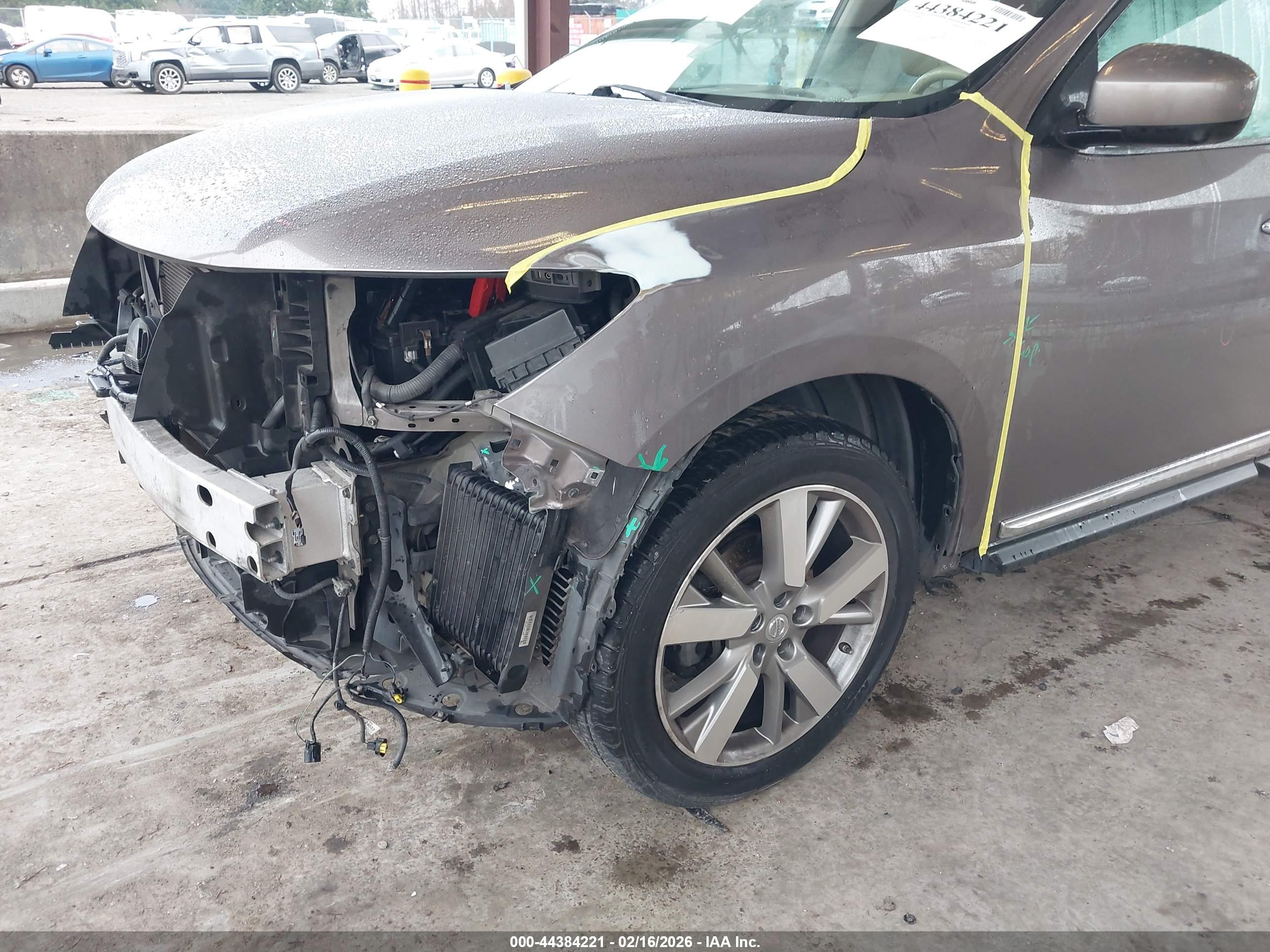 NISSAN PATHFINDER image 6