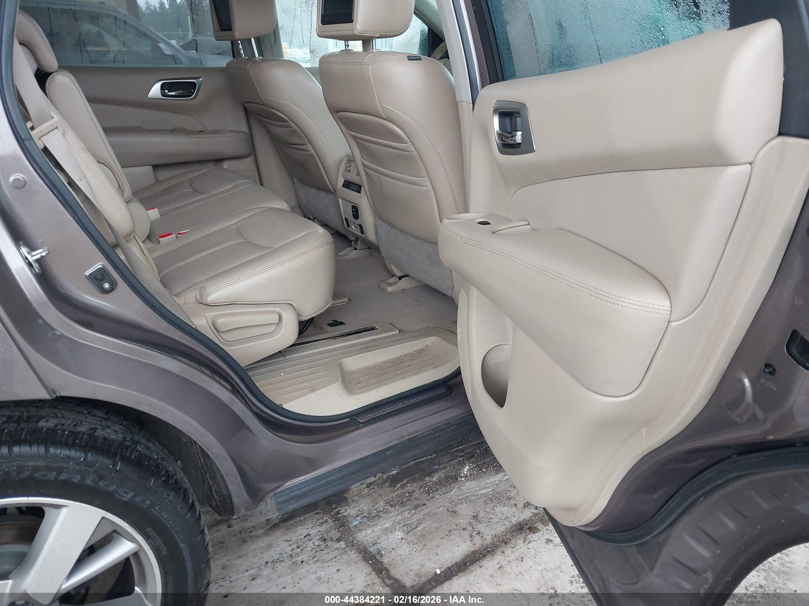 NISSAN PATHFINDER image 8