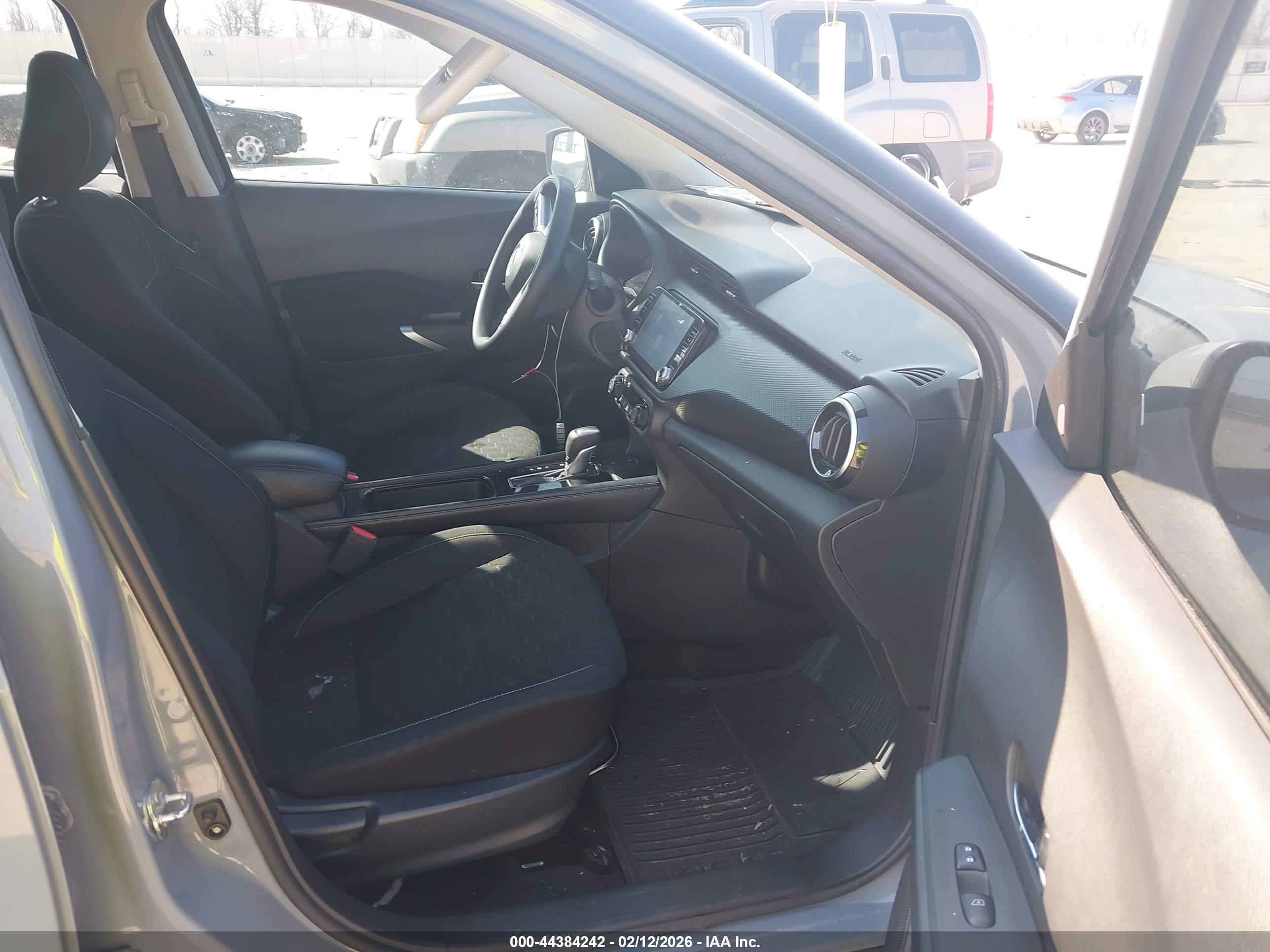NISSAN KICKS image 5
