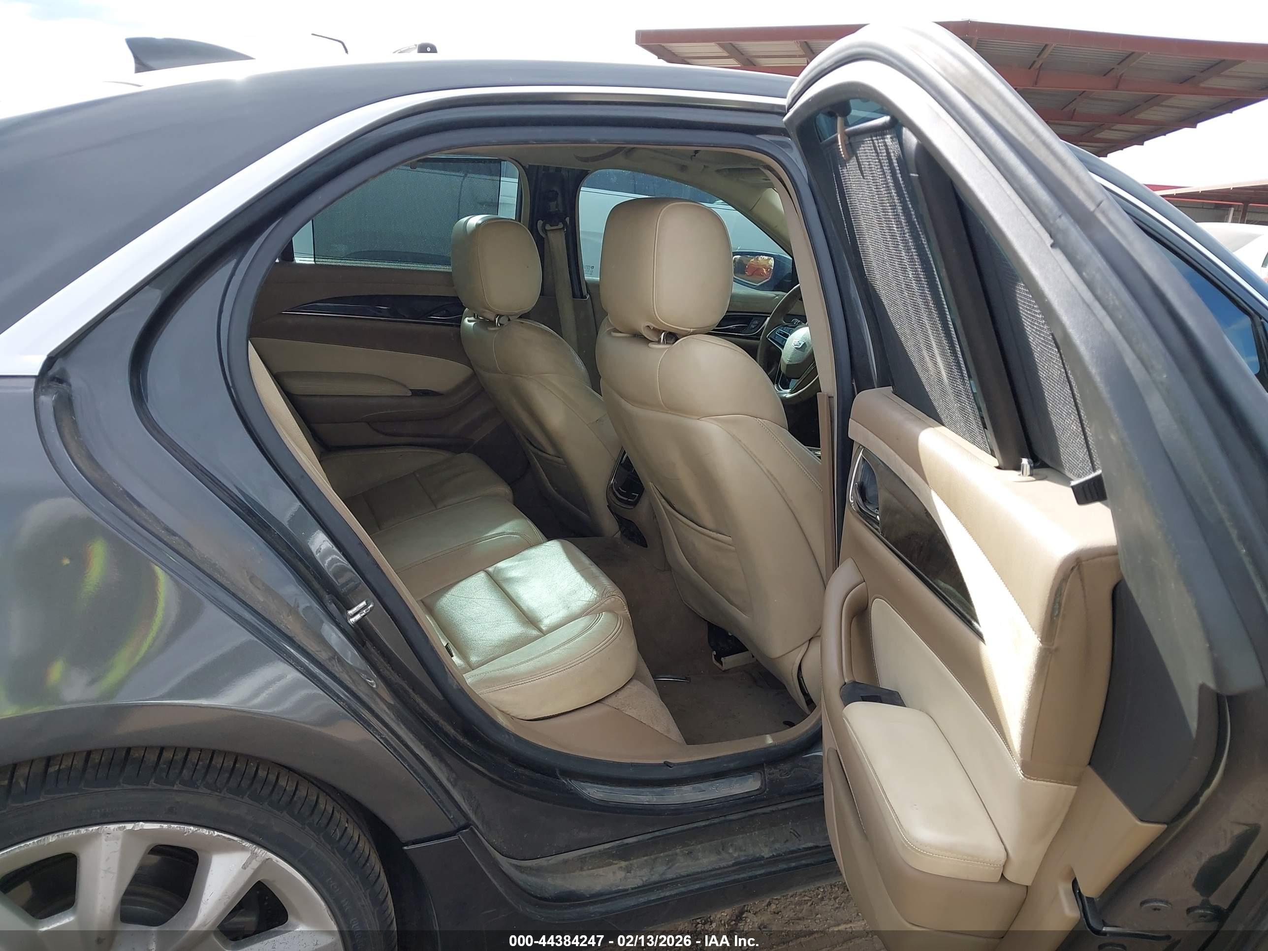 CADILLAC CTS image 8