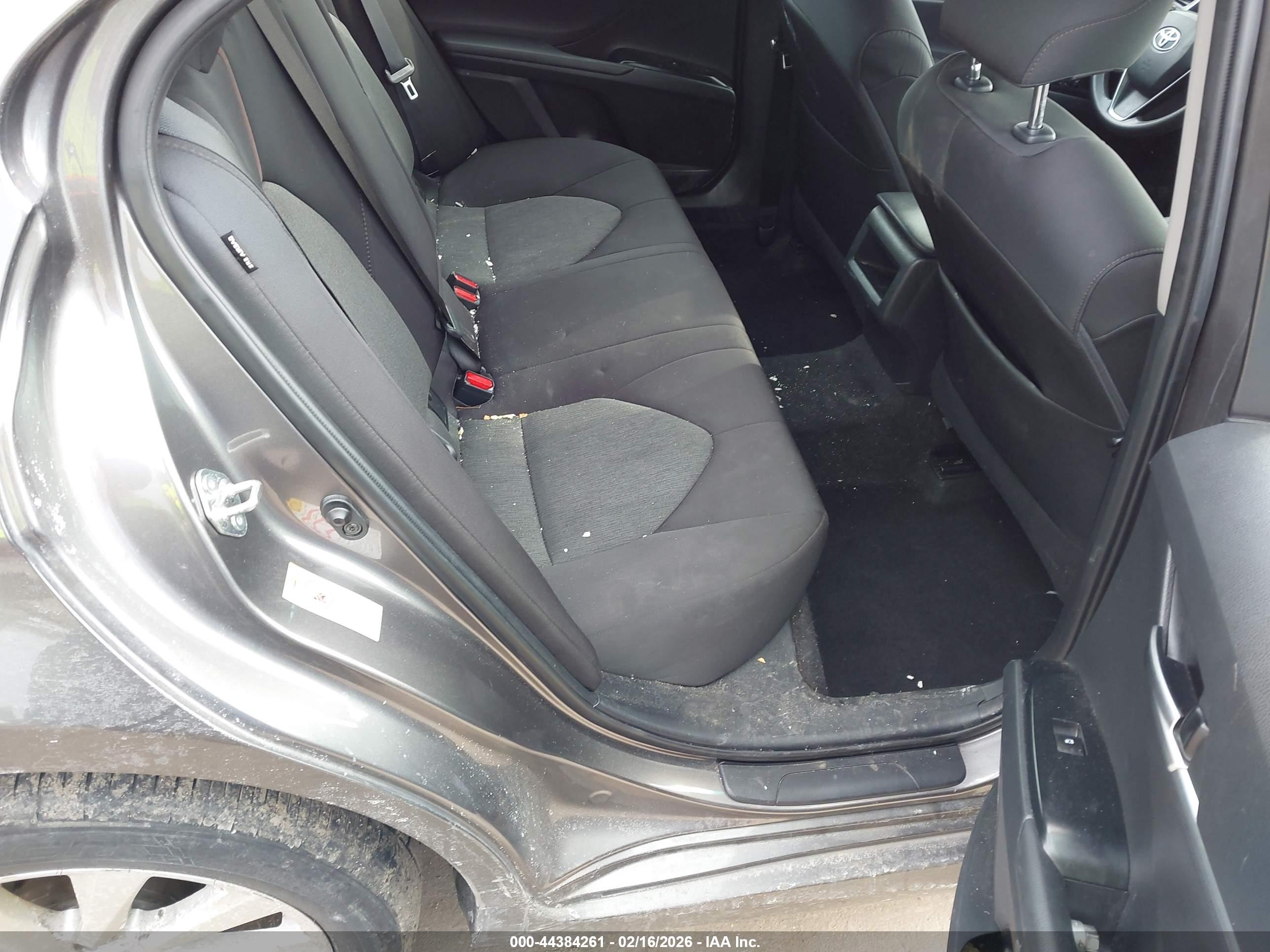 TOYOTA CAMRY image 8