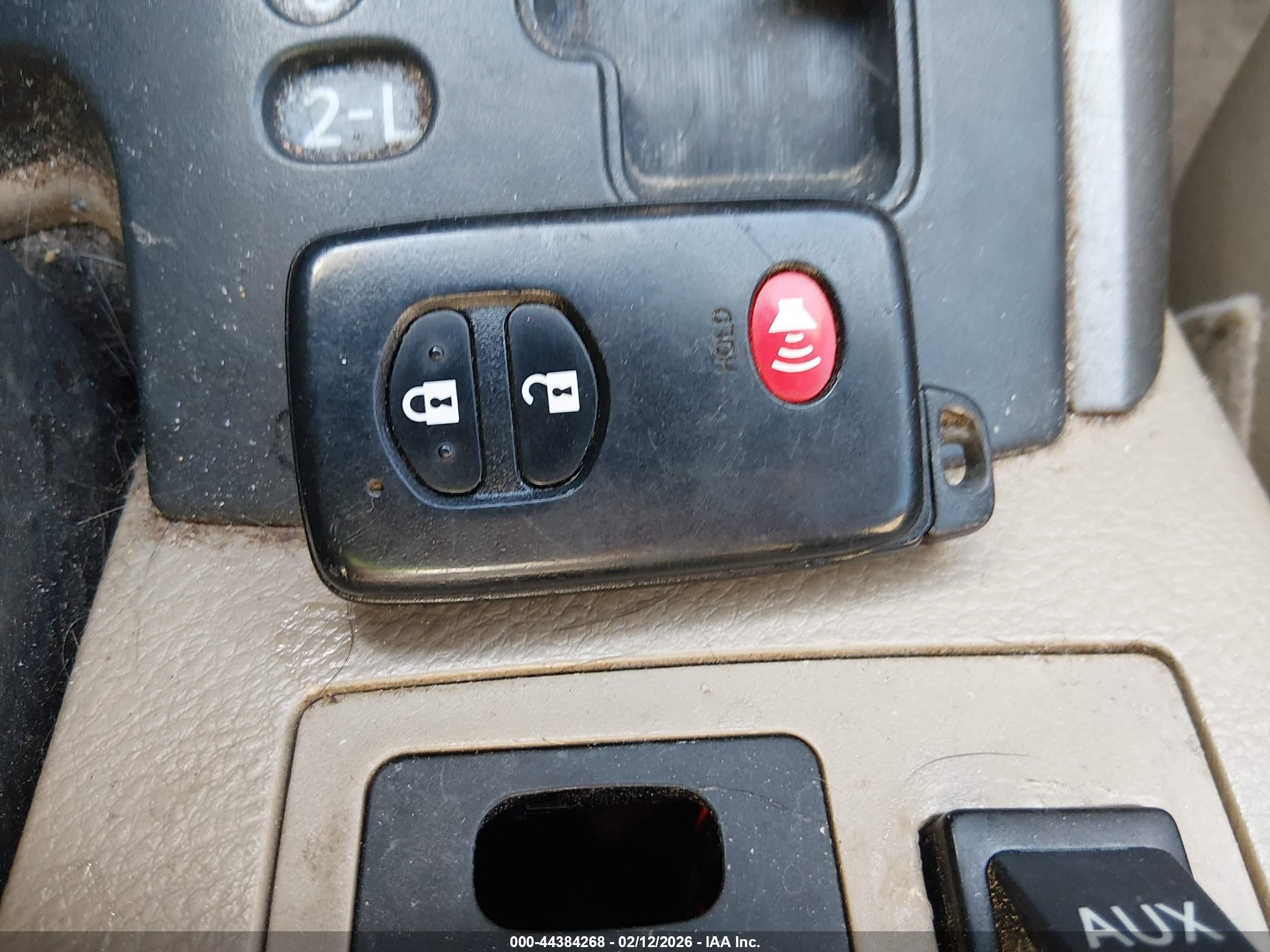TOYOTA RAV4 image 11