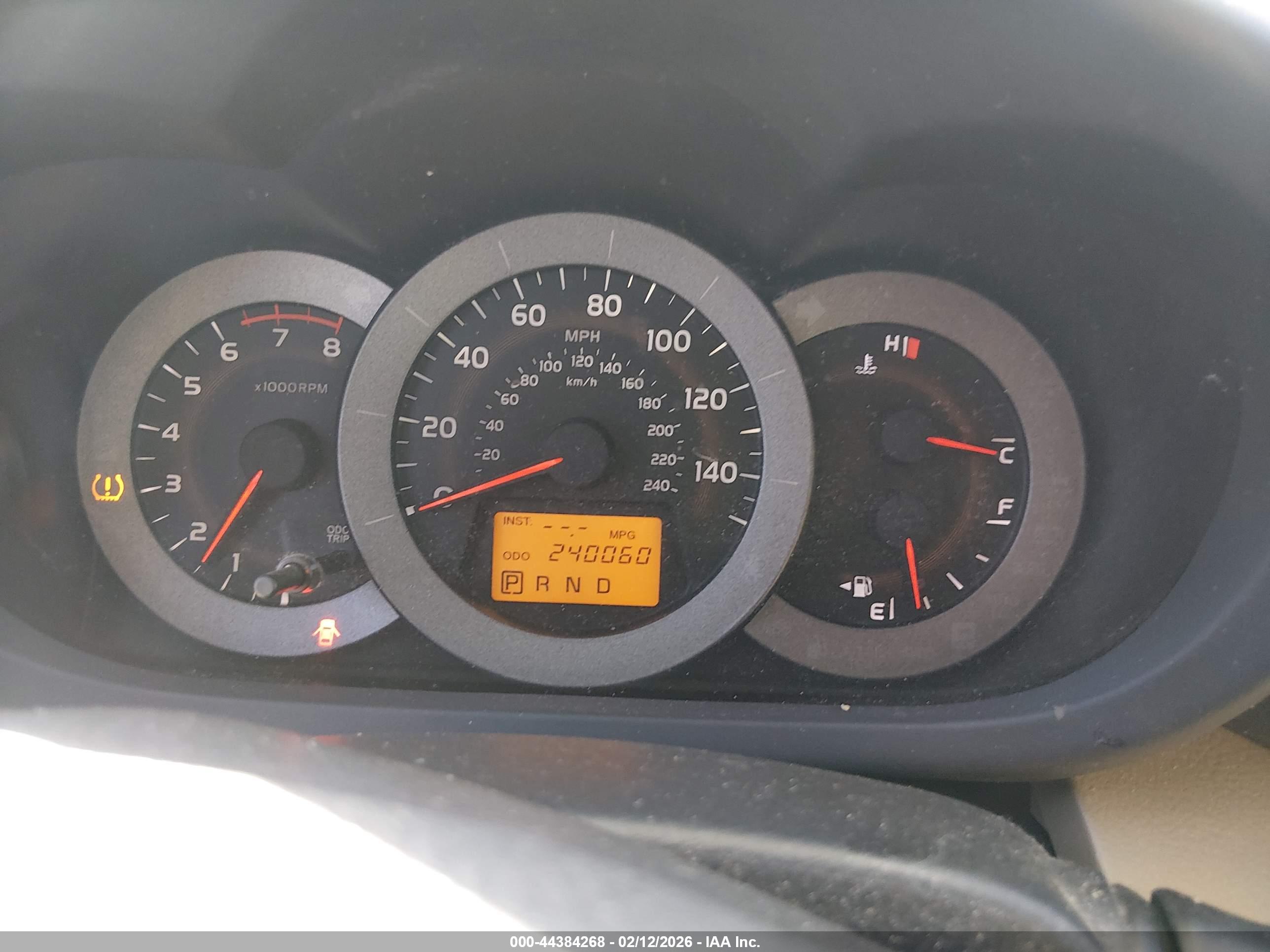 TOYOTA RAV4 image 7