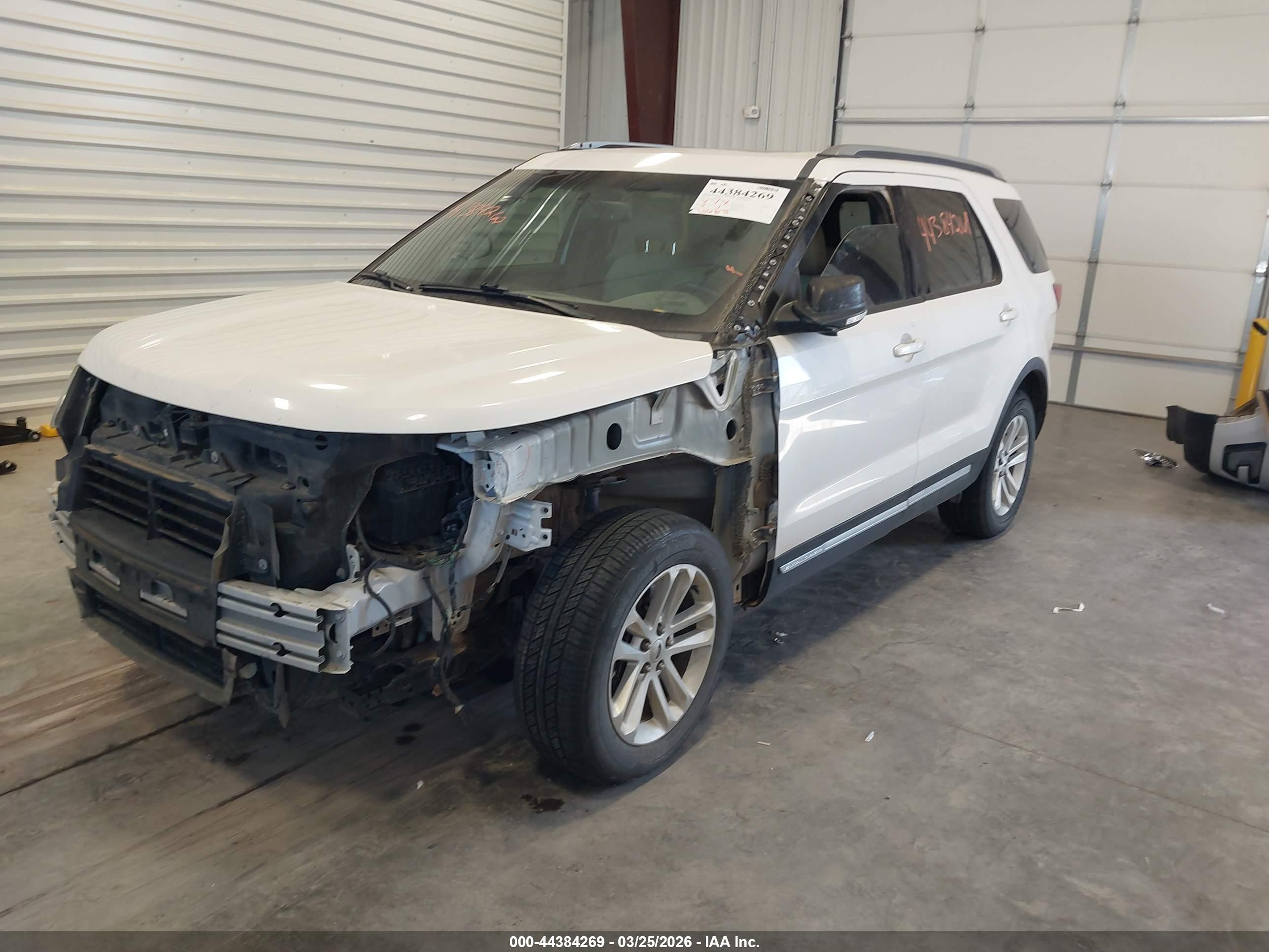 FORD EXPLORER image 2