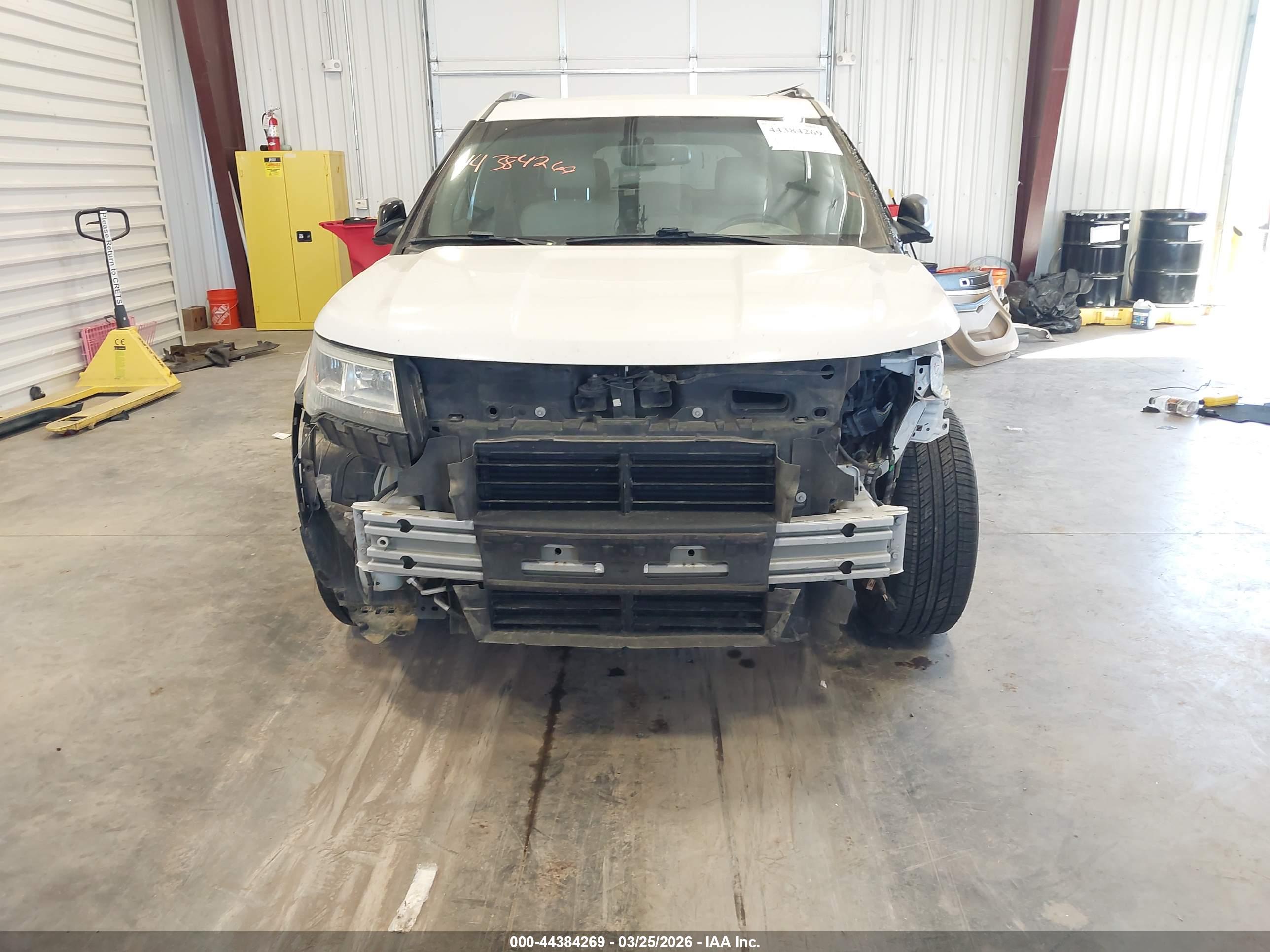 FORD EXPLORER image 6