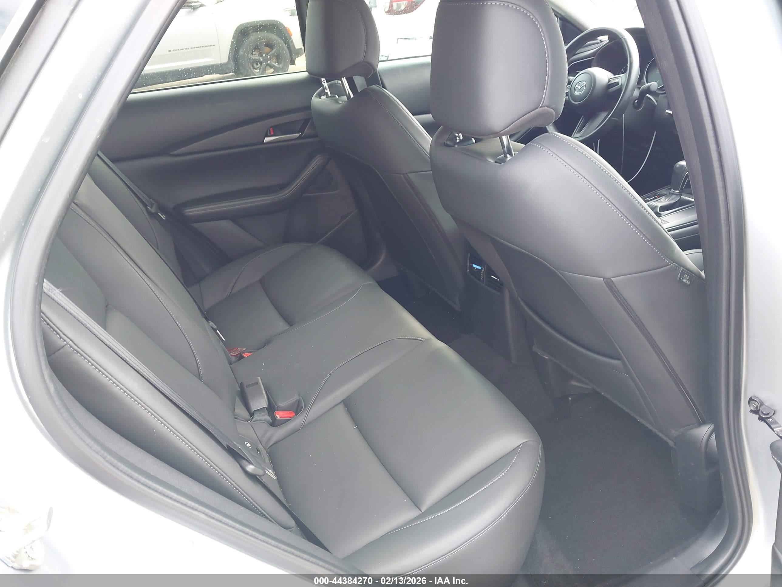 MAZDA CX-30 image 8