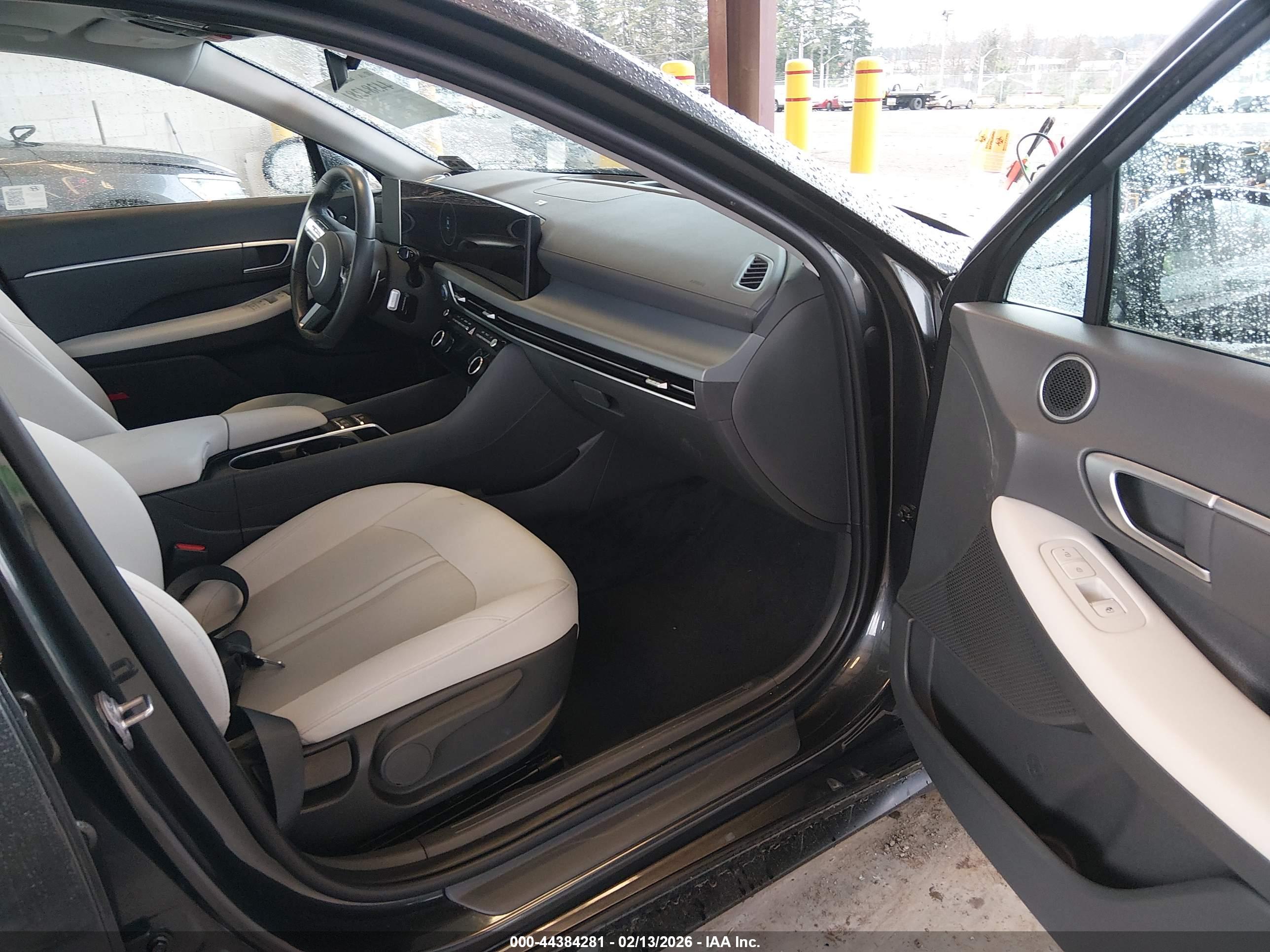 HYUNDAI SONATA image 5