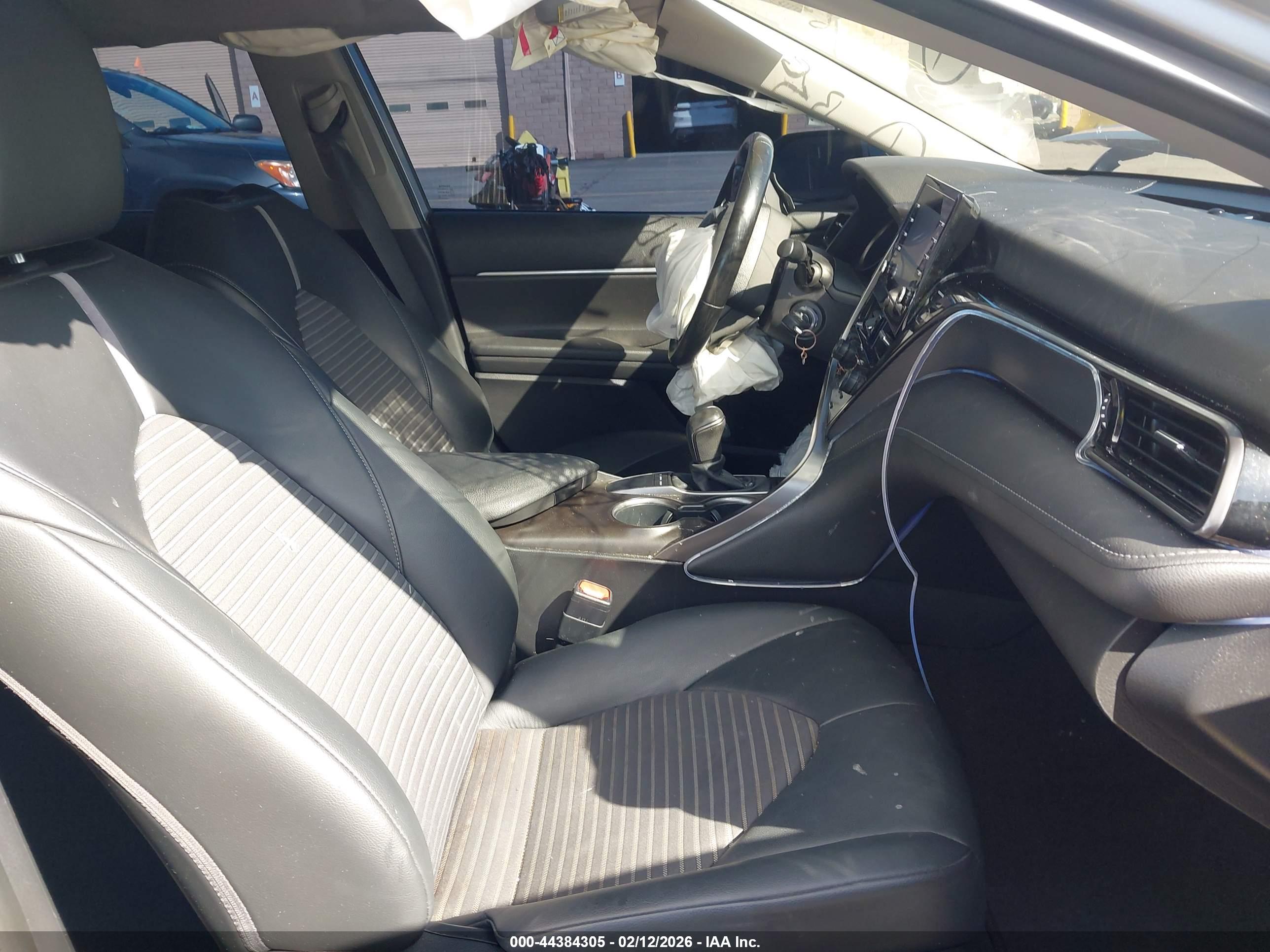 TOYOTA CAMRY image 5