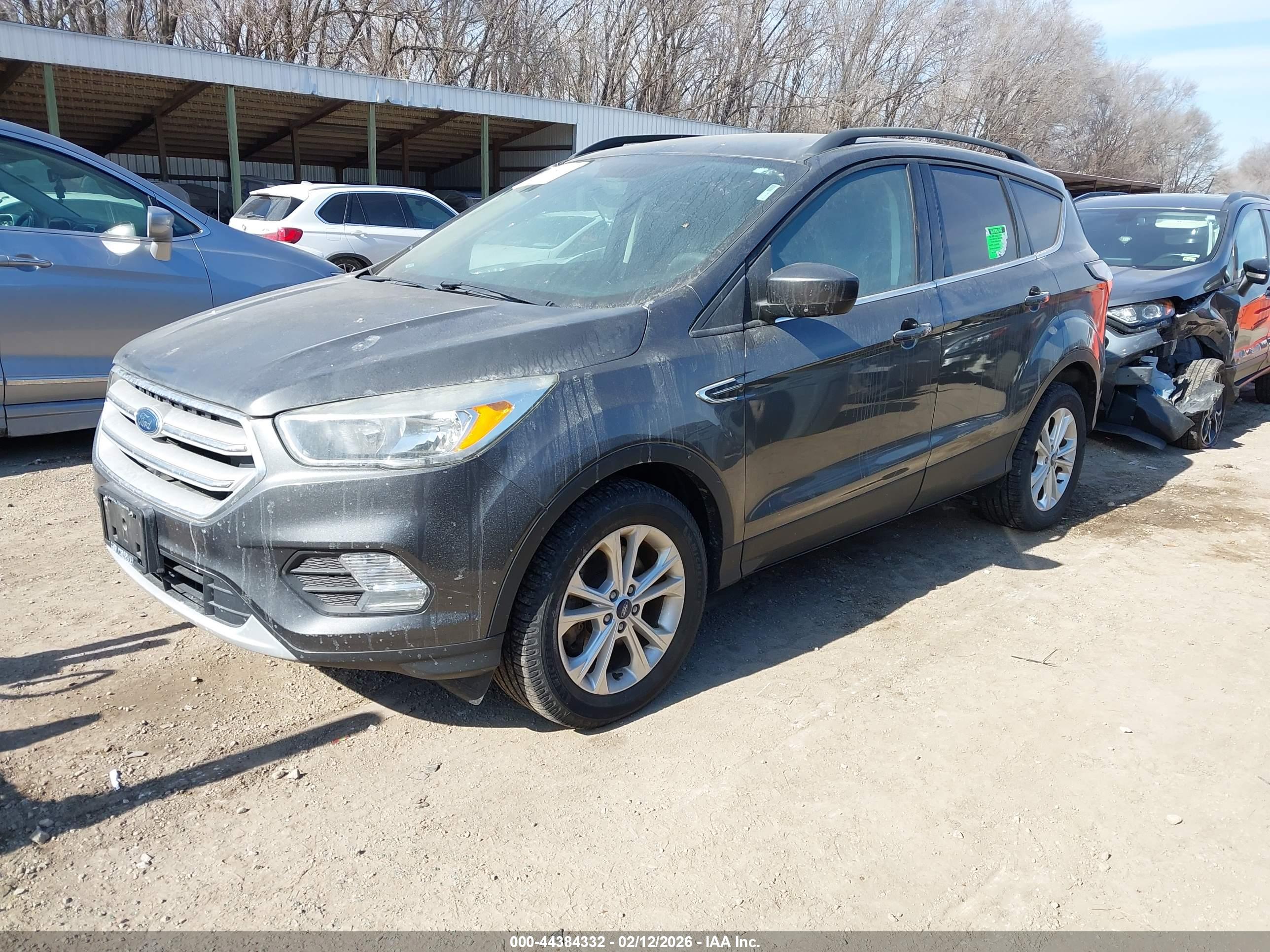 FORD ESCAPE image 2