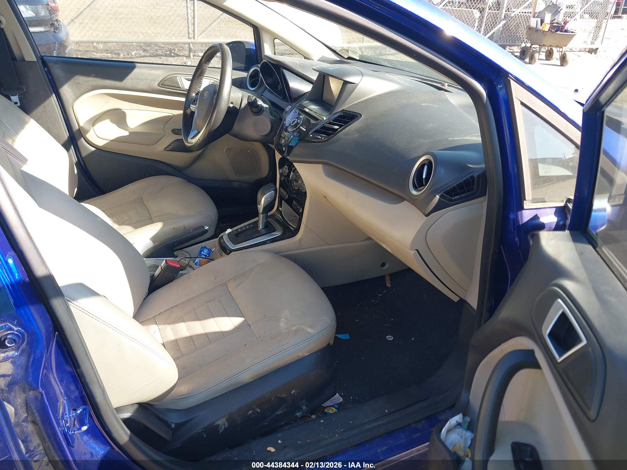 FORD FIESTA image 5