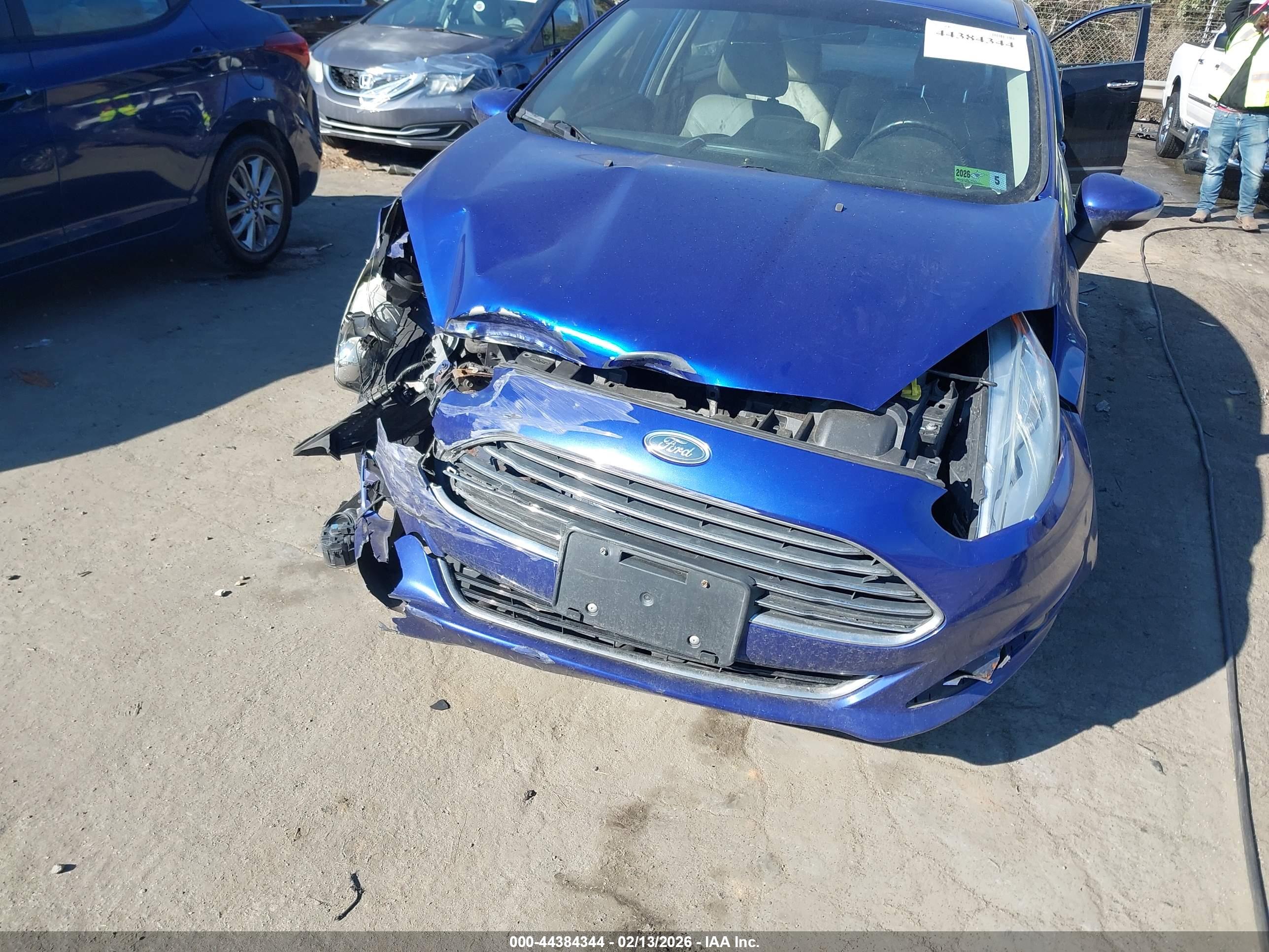 FORD FIESTA image 6