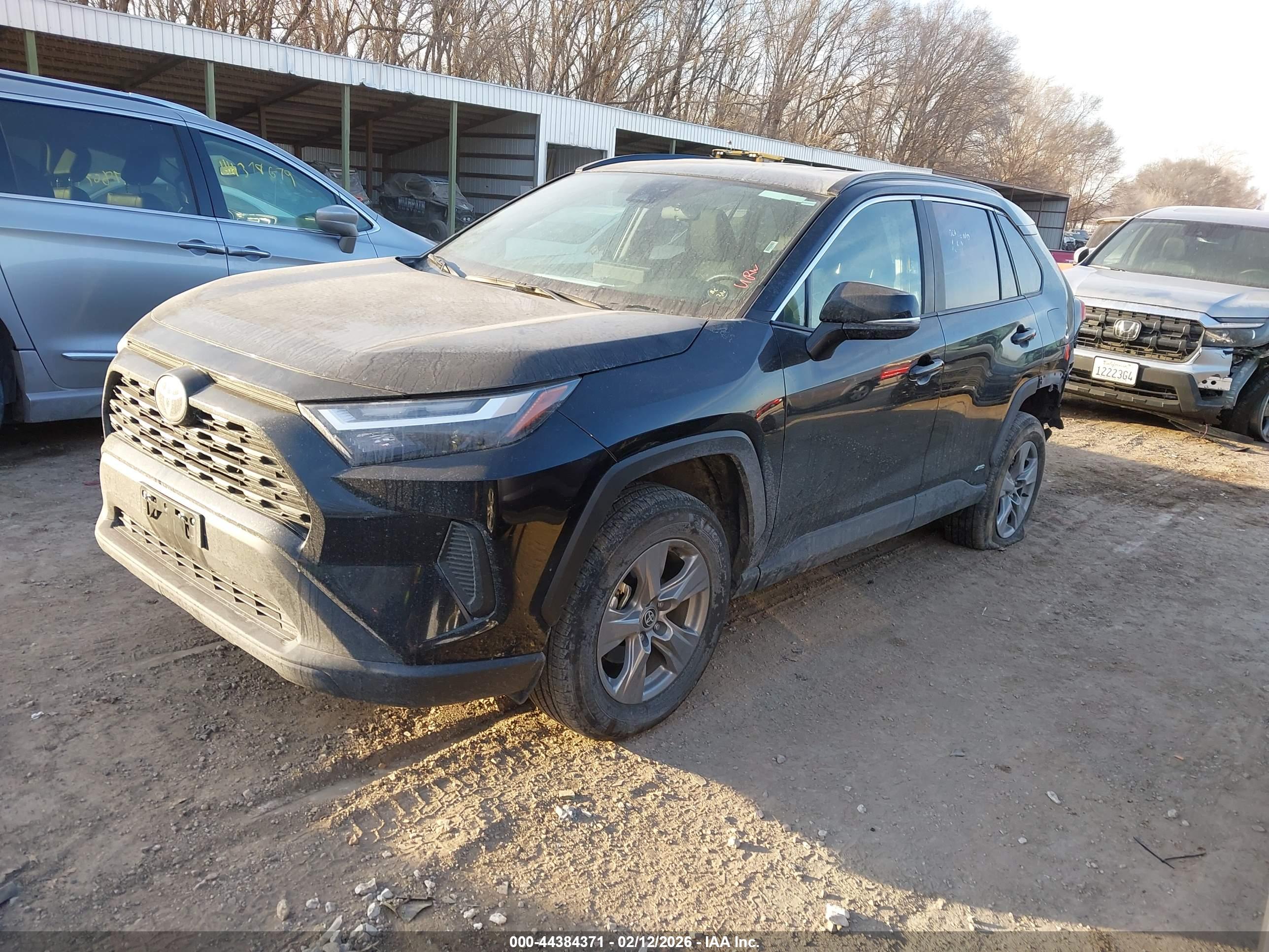 TOYOTA RAV4 image 2