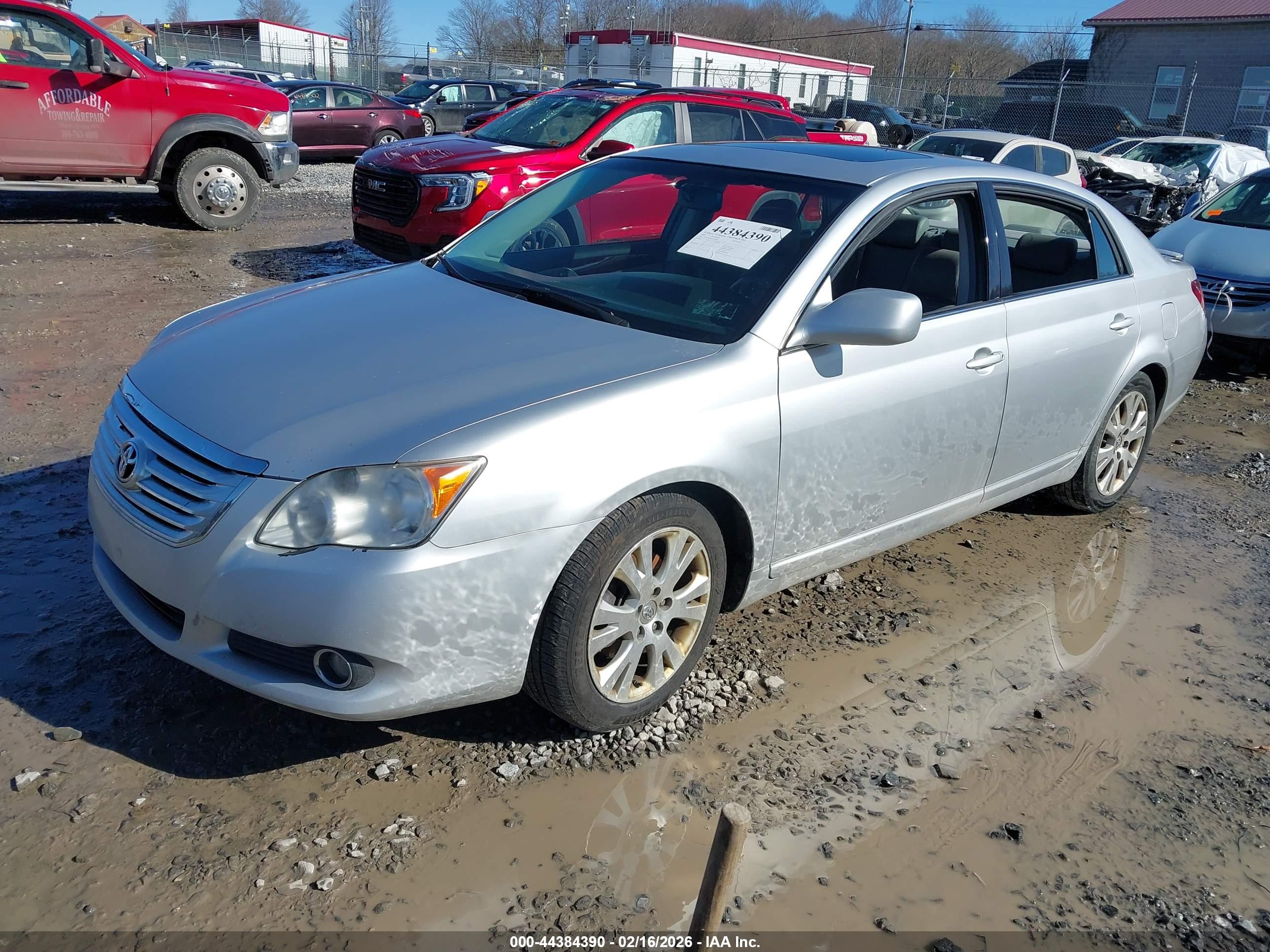 TOYOTA AVALON image 2