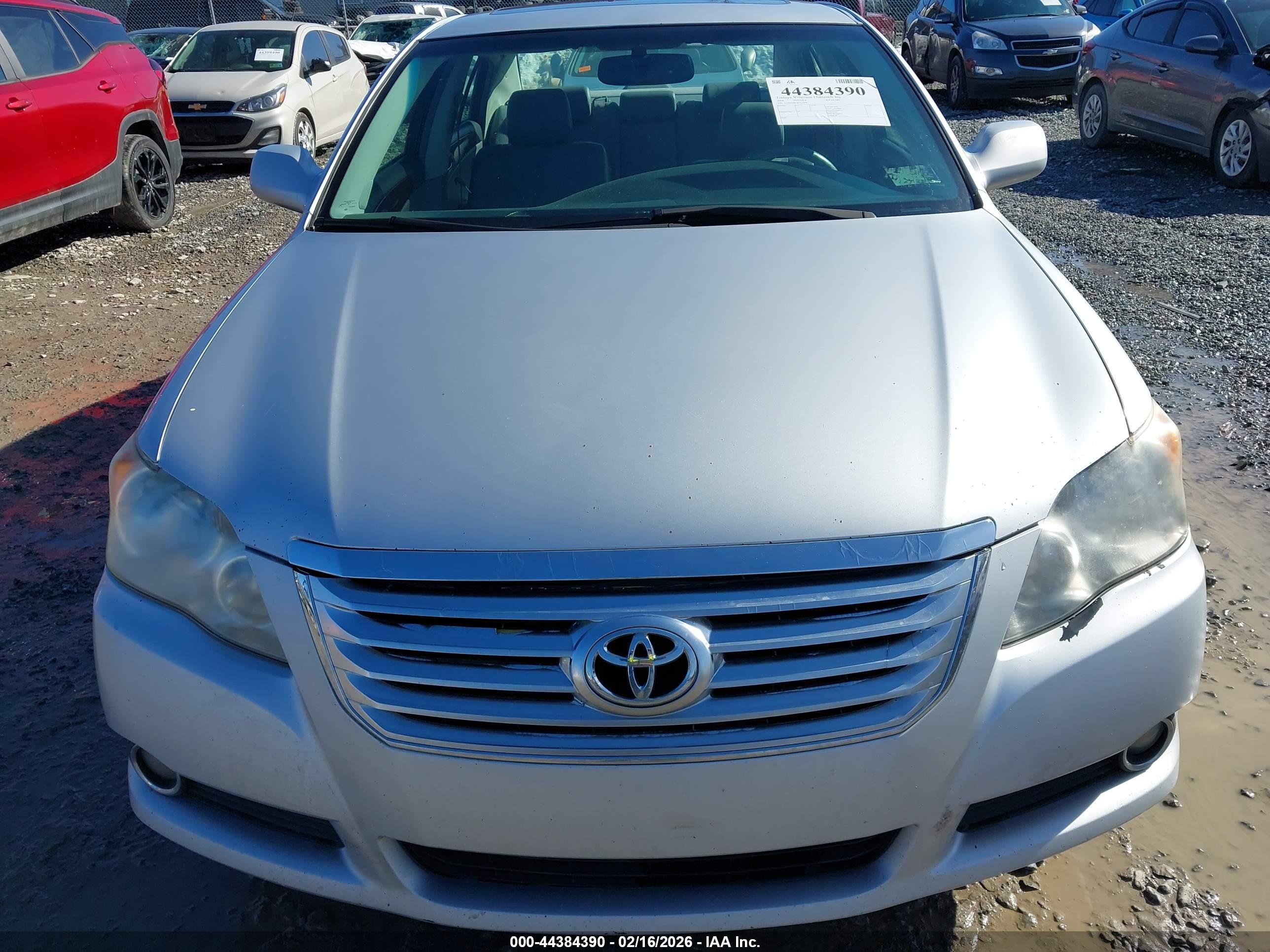 TOYOTA AVALON image 6