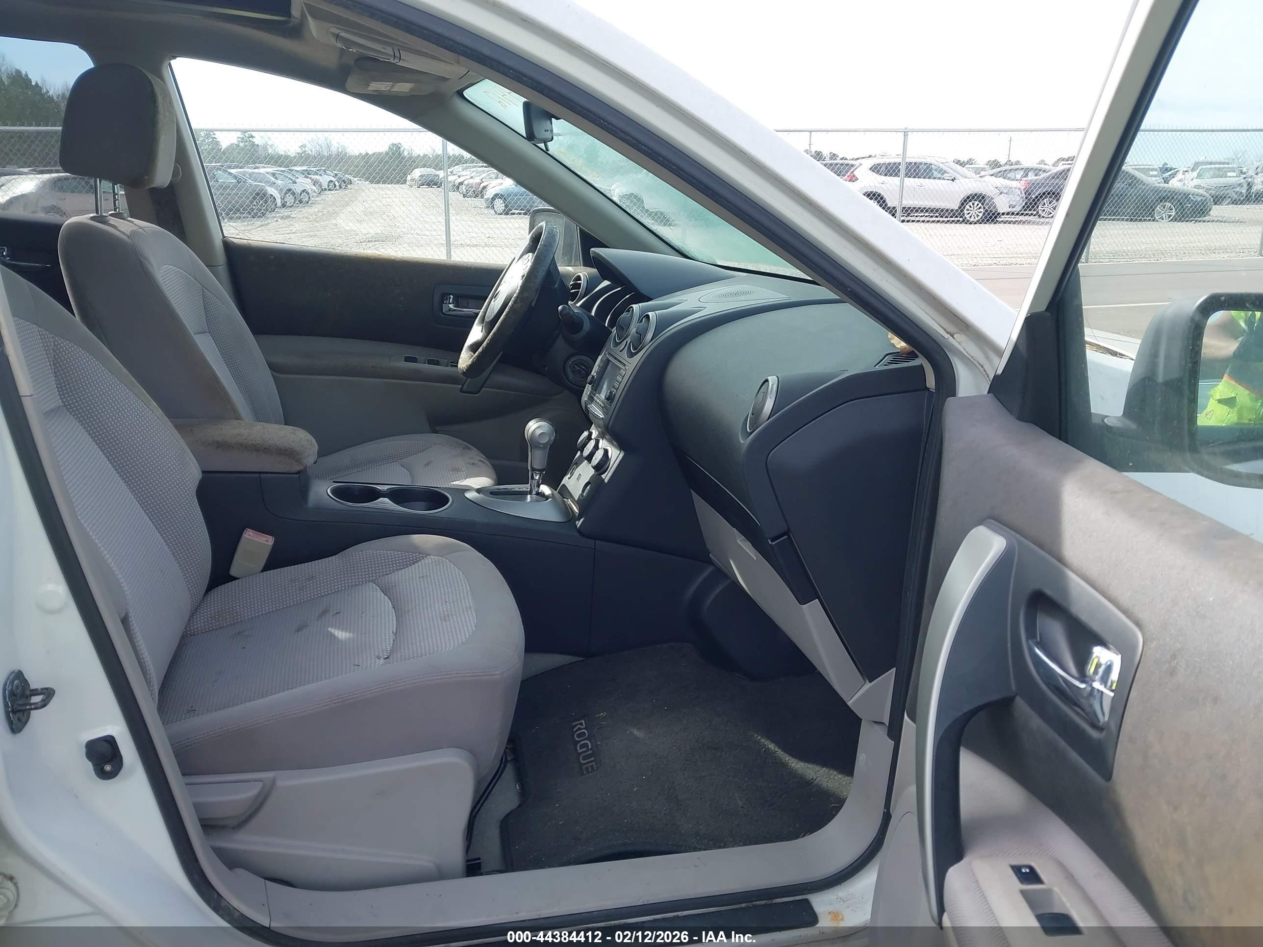 NISSAN ROGUE image 5