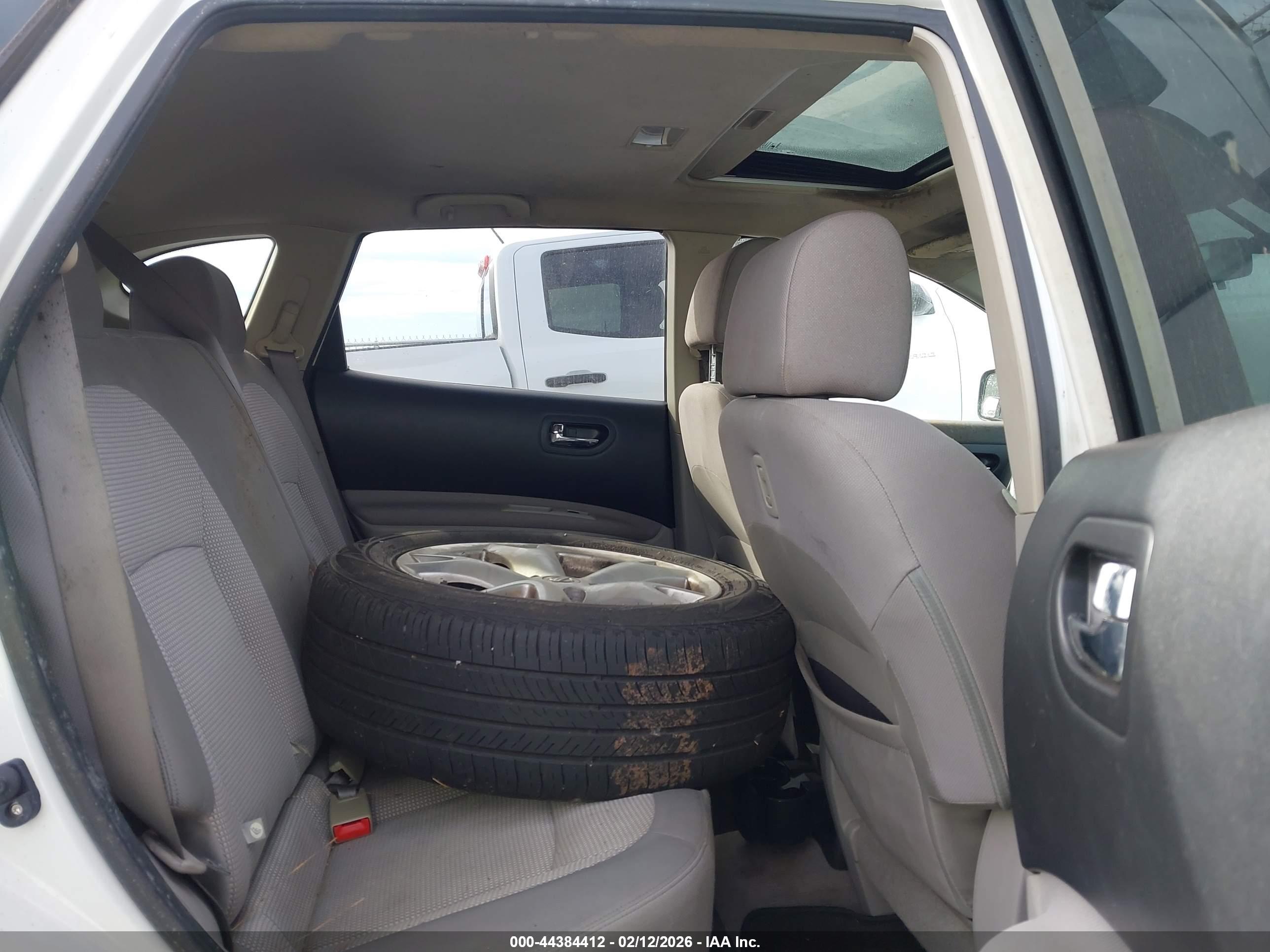 NISSAN ROGUE image 8