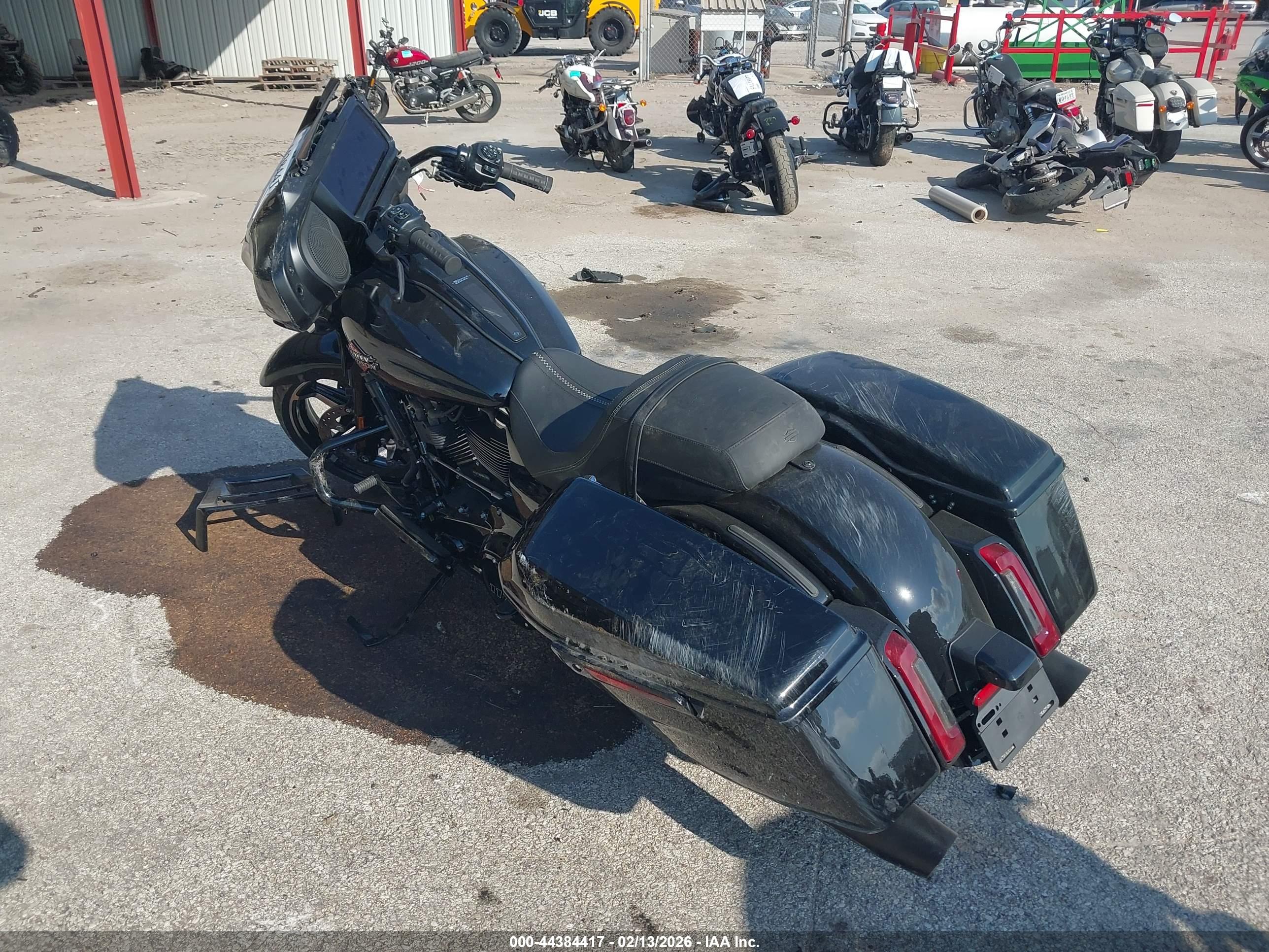 HARLEY-DAVIDSON FLHX image 3