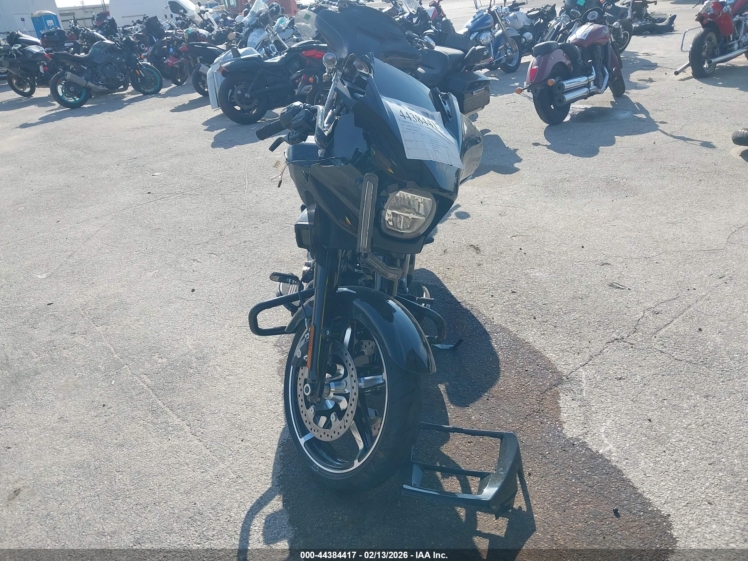HARLEY-DAVIDSON FLHX image 5