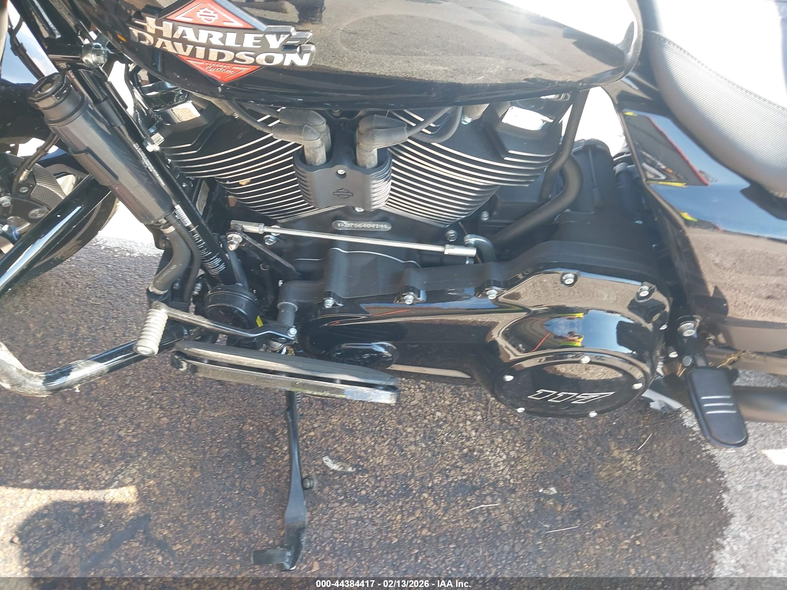 HARLEY-DAVIDSON FLHX image 9