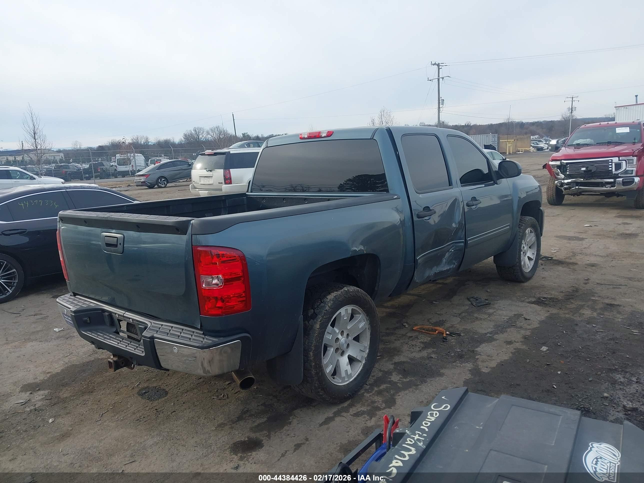 CHEVROLET SILVERADO image 4