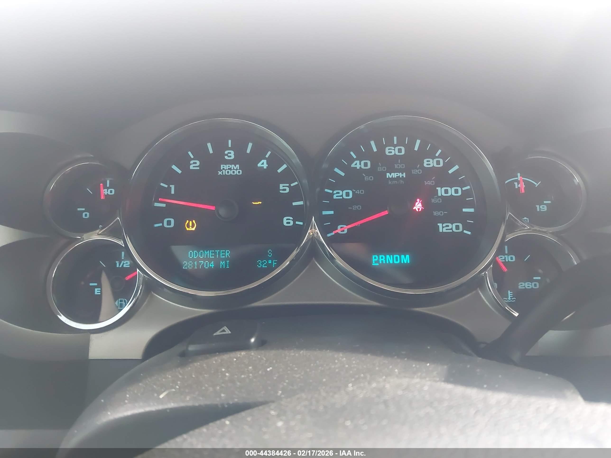 CHEVROLET SILVERADO image 7