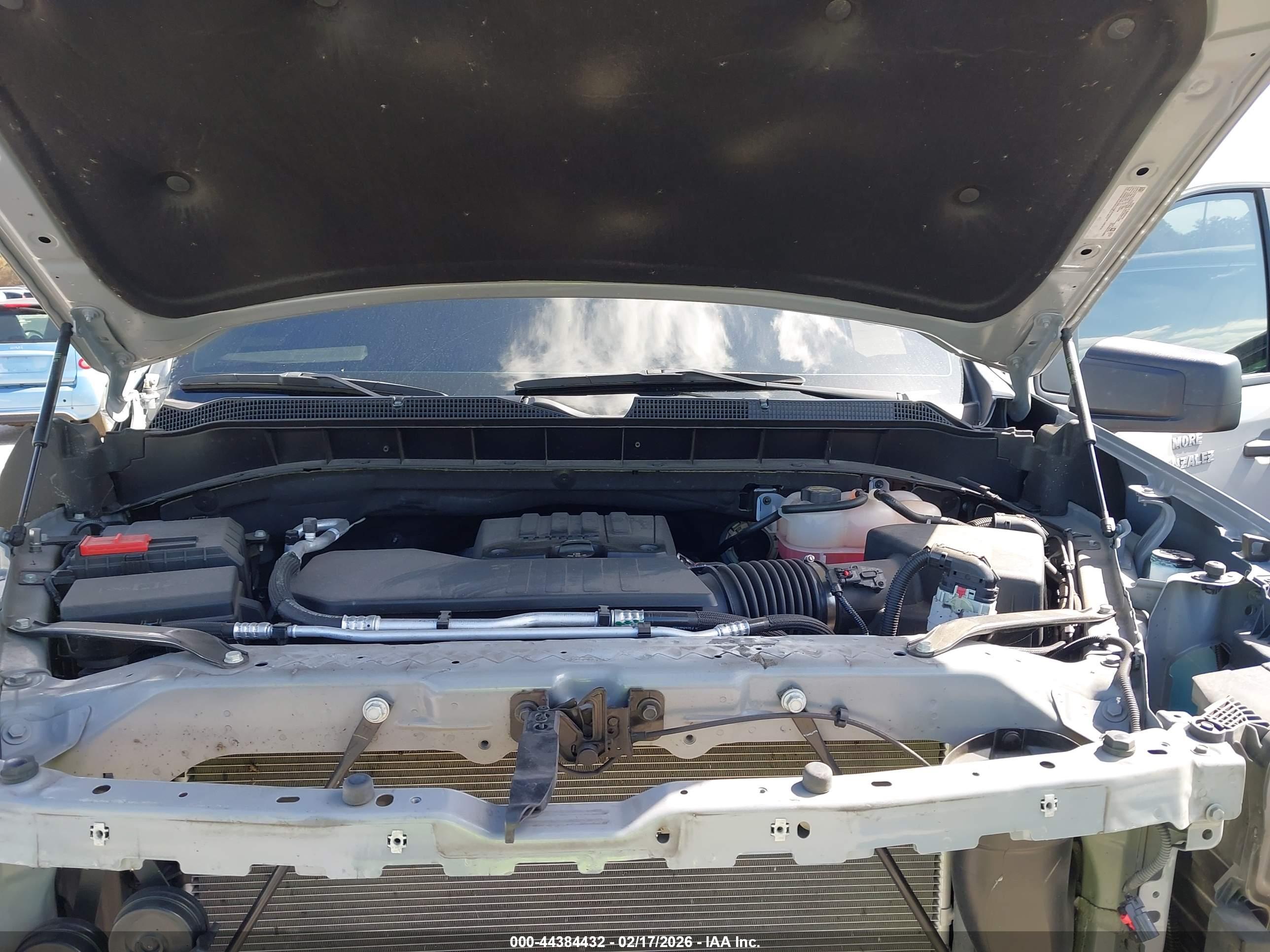 CHEVROLET SILVERADO image 10