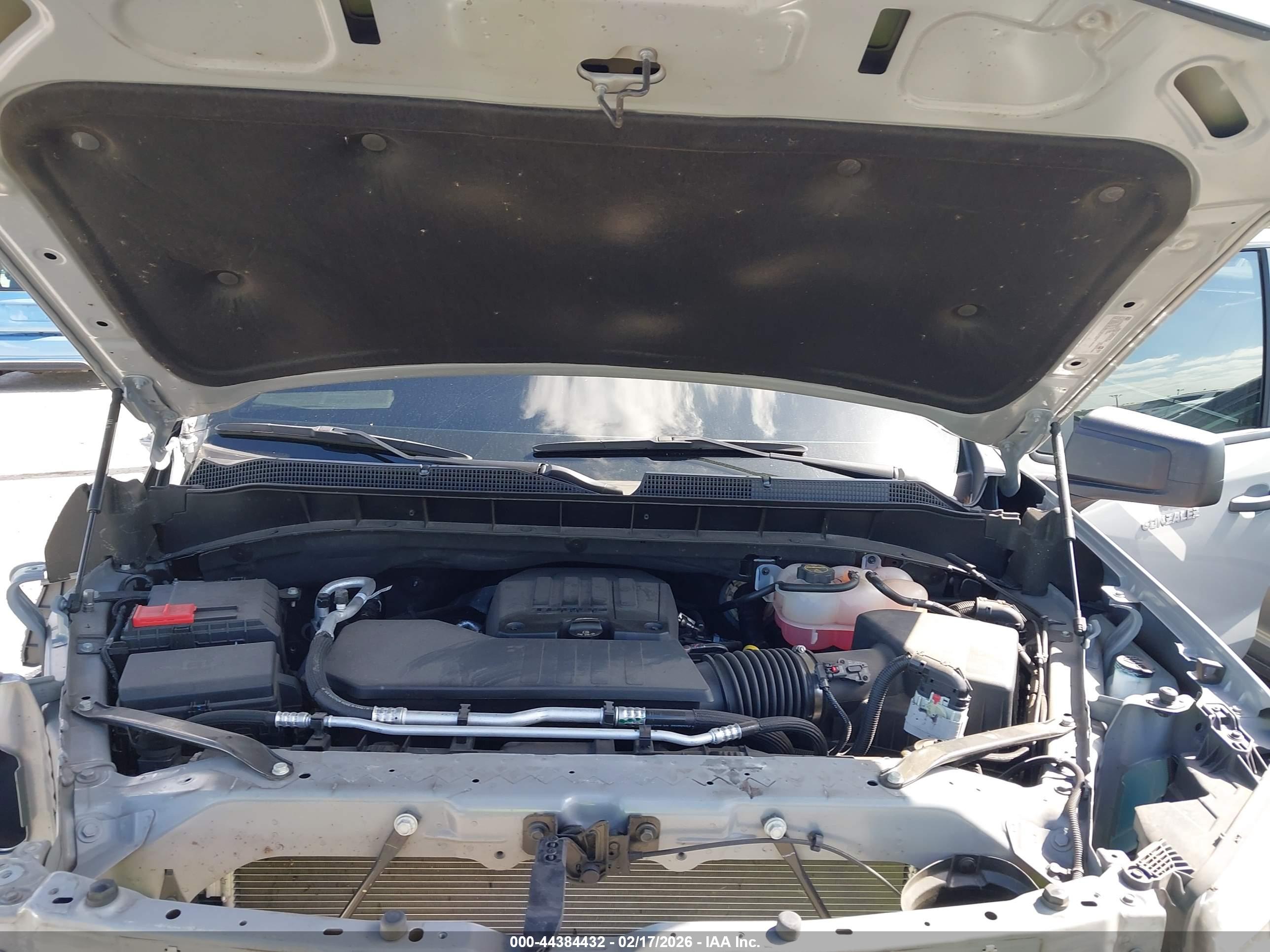 CHEVROLET SILVERADO image 11