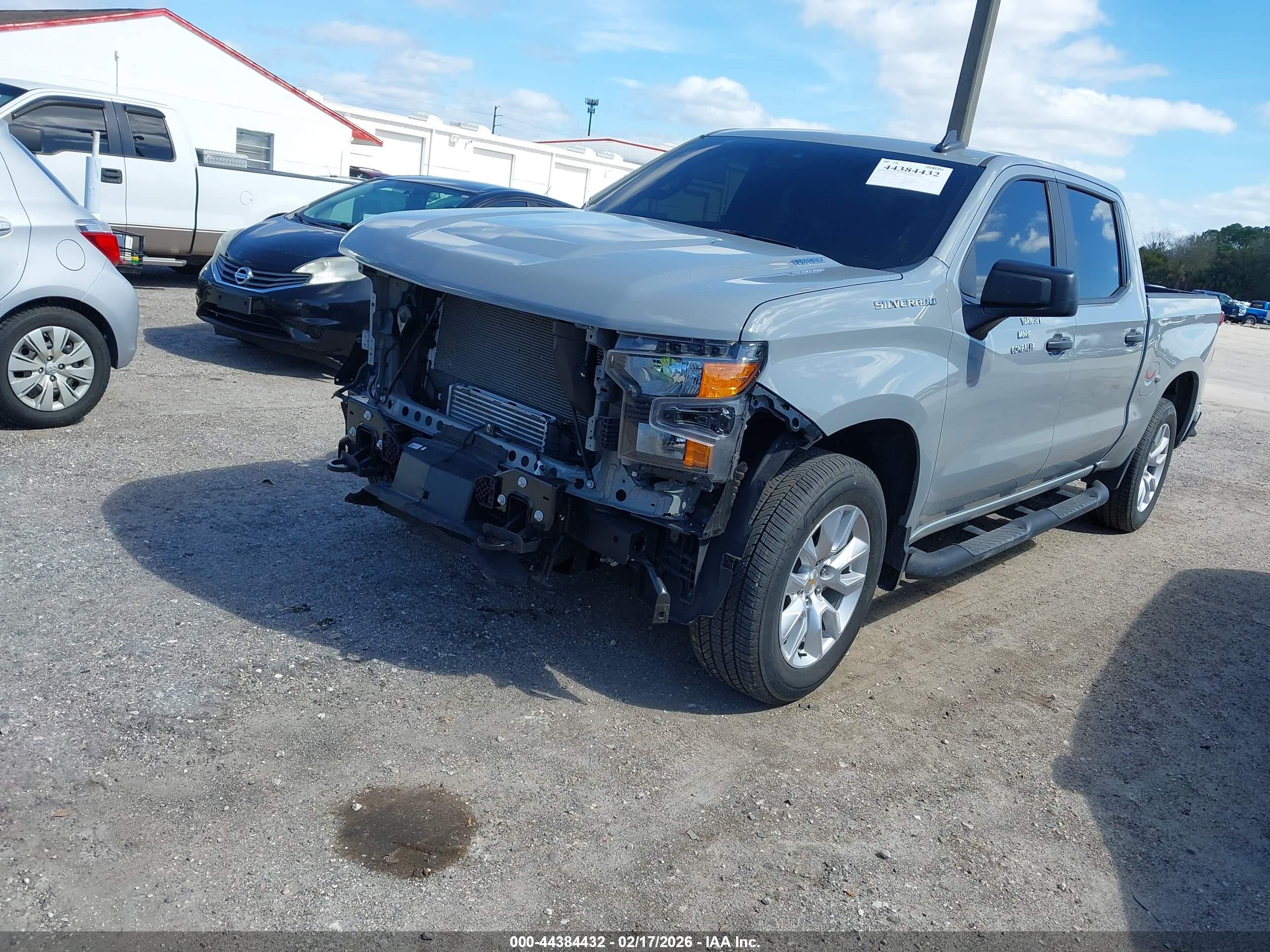 CHEVROLET SILVERADO image 2