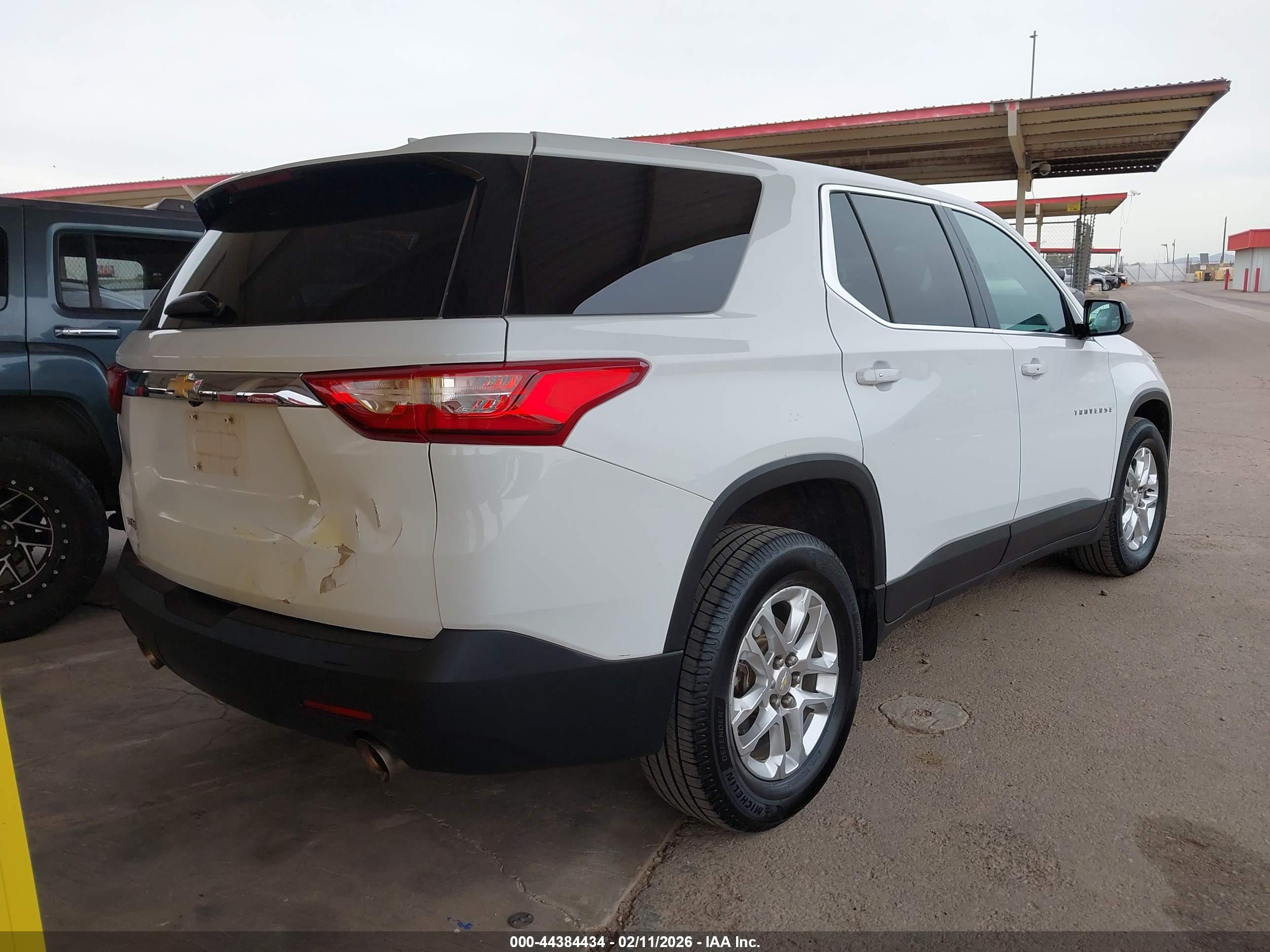 CHEVROLET TRAVERSE image 4