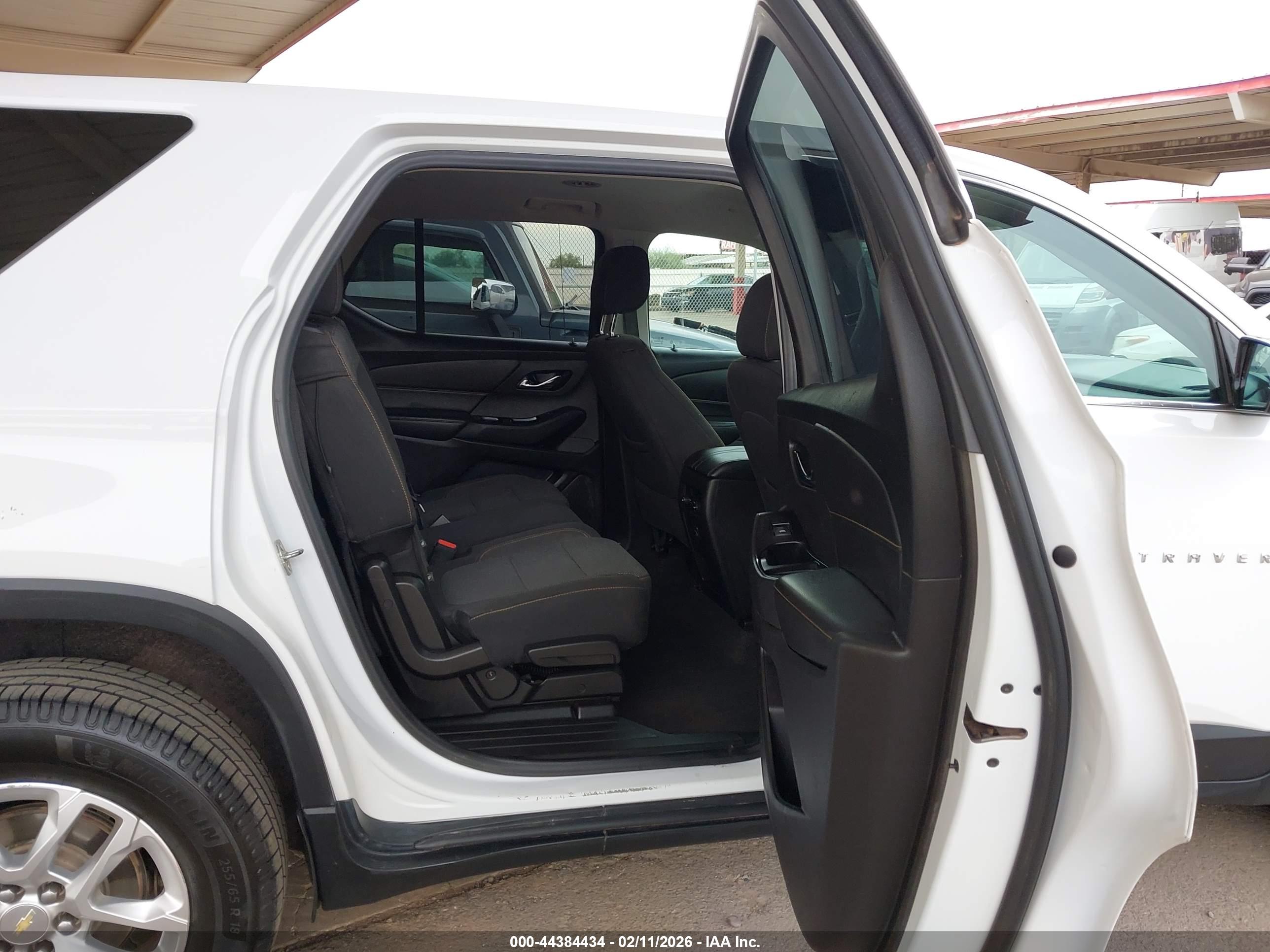 CHEVROLET TRAVERSE image 8