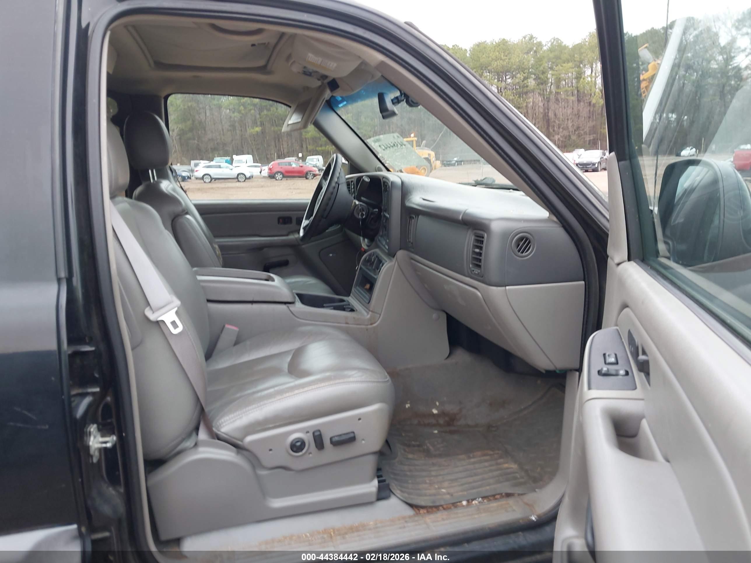 CHEVROLET AVALANCHE image 5