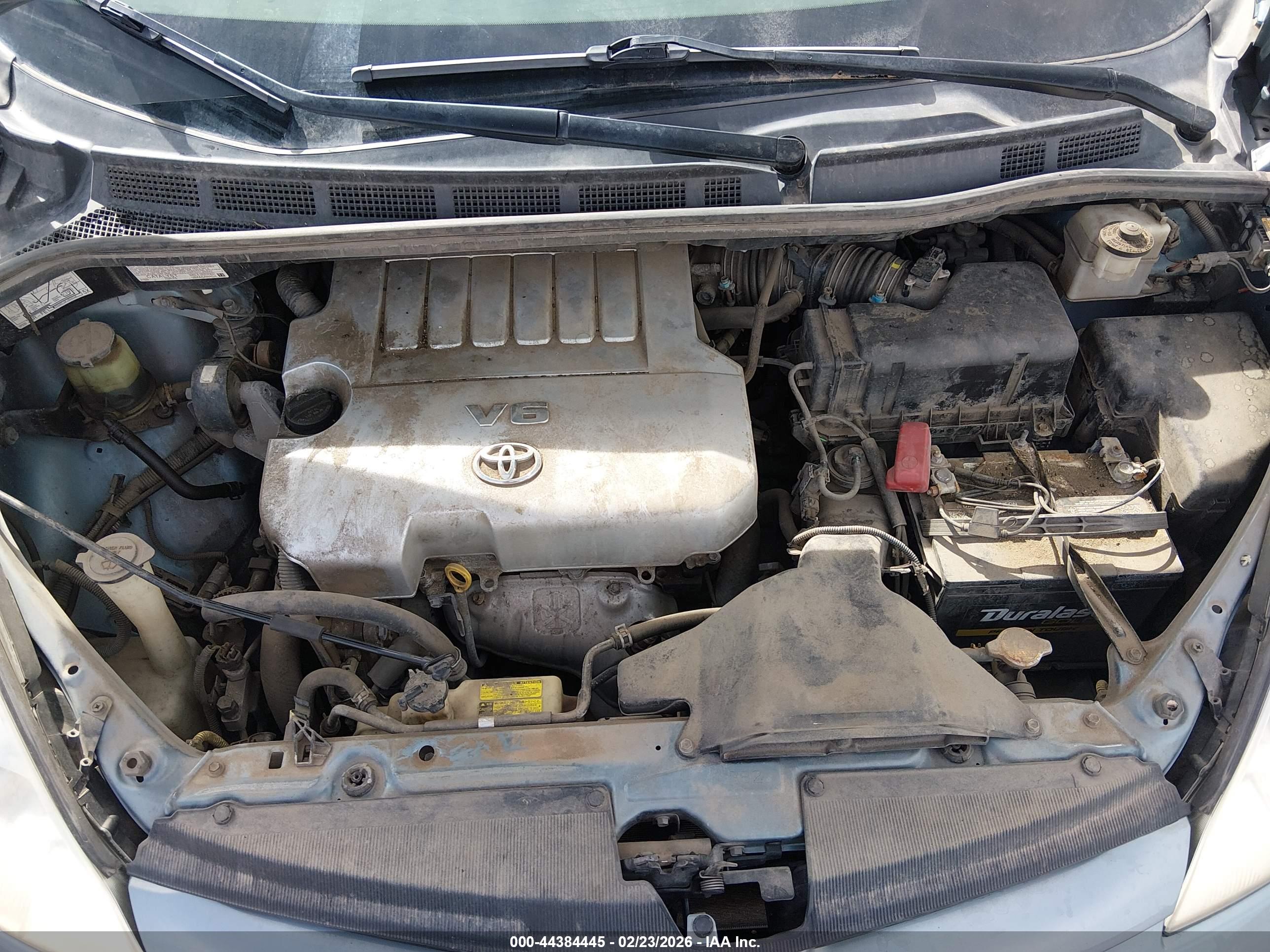 TOYOTA SIENNA image 10