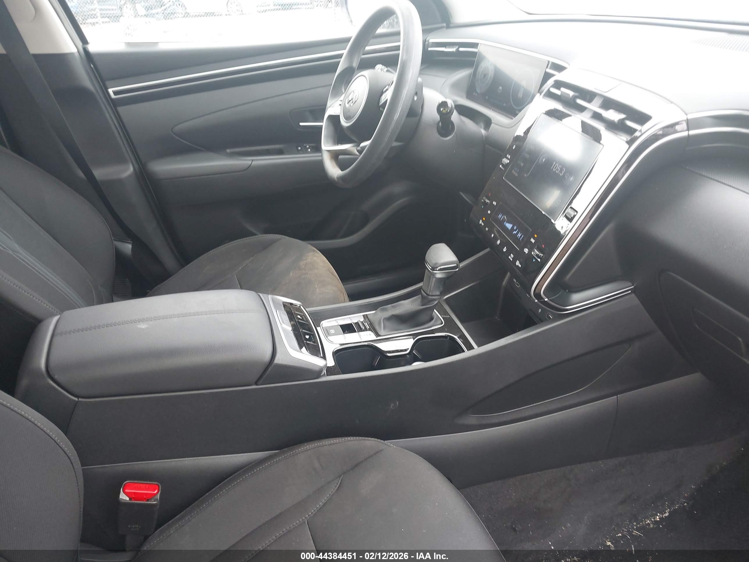 HYUNDAI TUCSON image 5