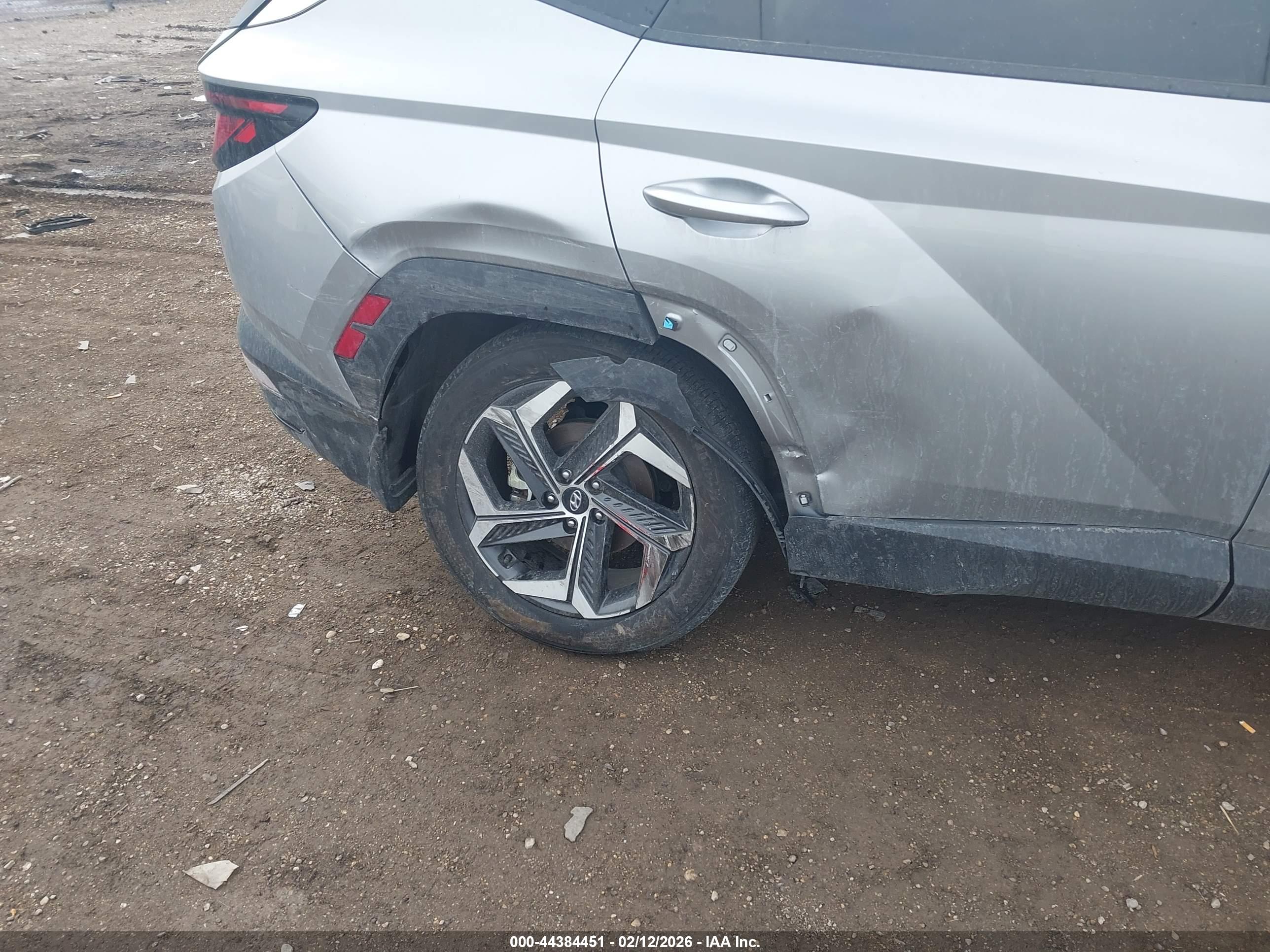 HYUNDAI TUCSON image 6