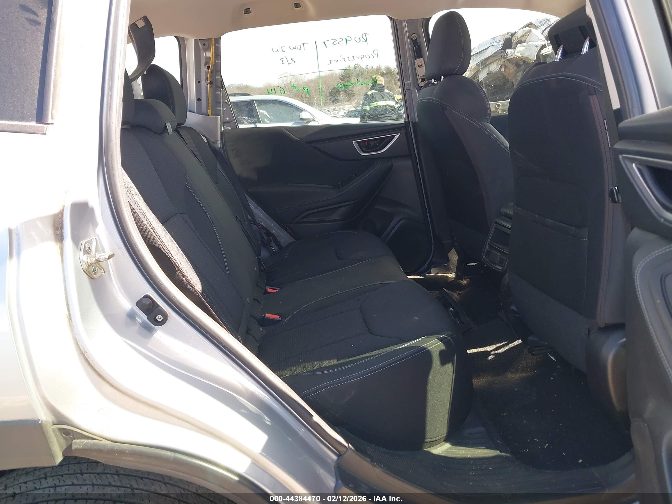 SUBARU FORESTER image 8