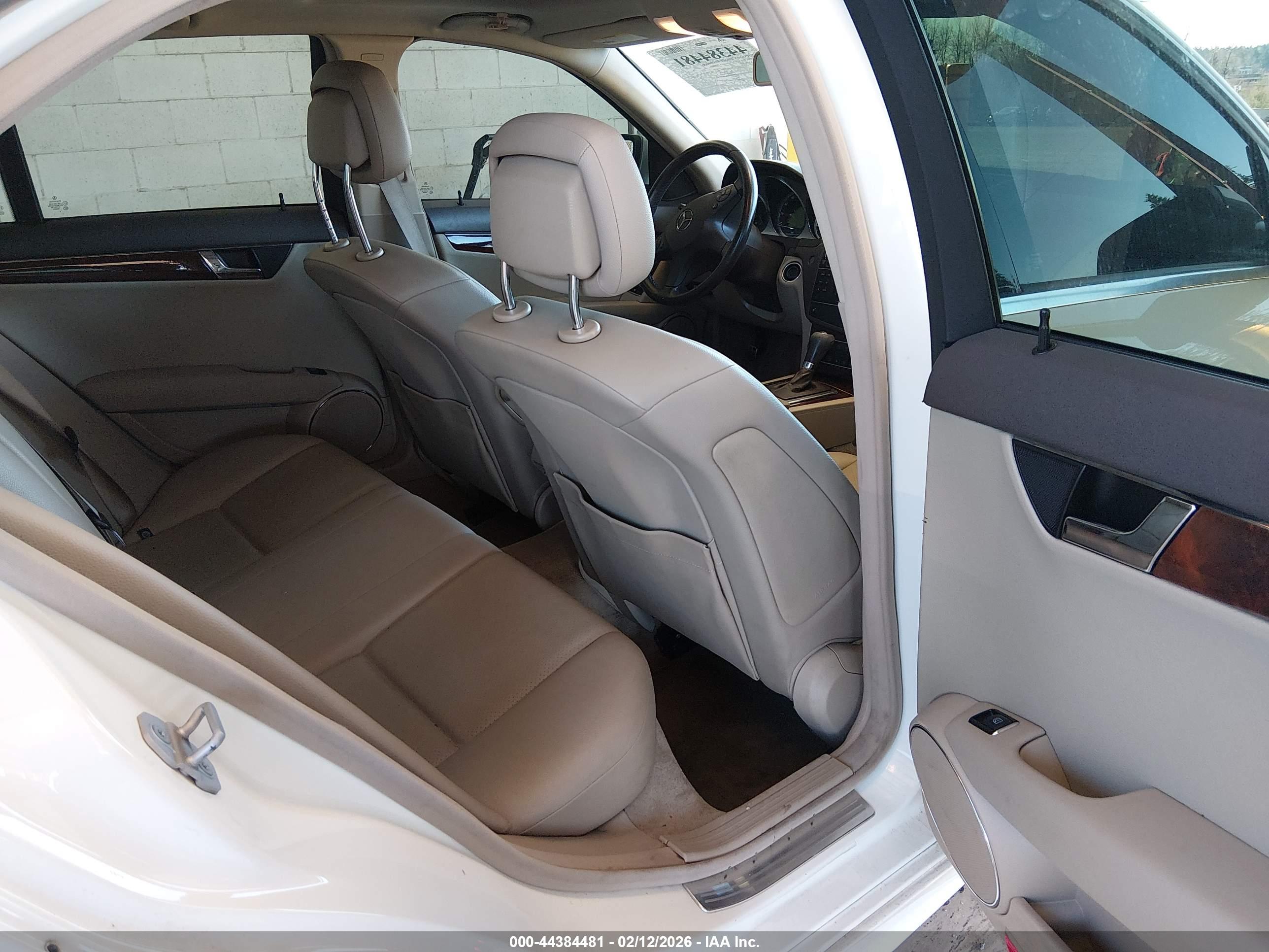 MERCEDES-BENZ C image 8