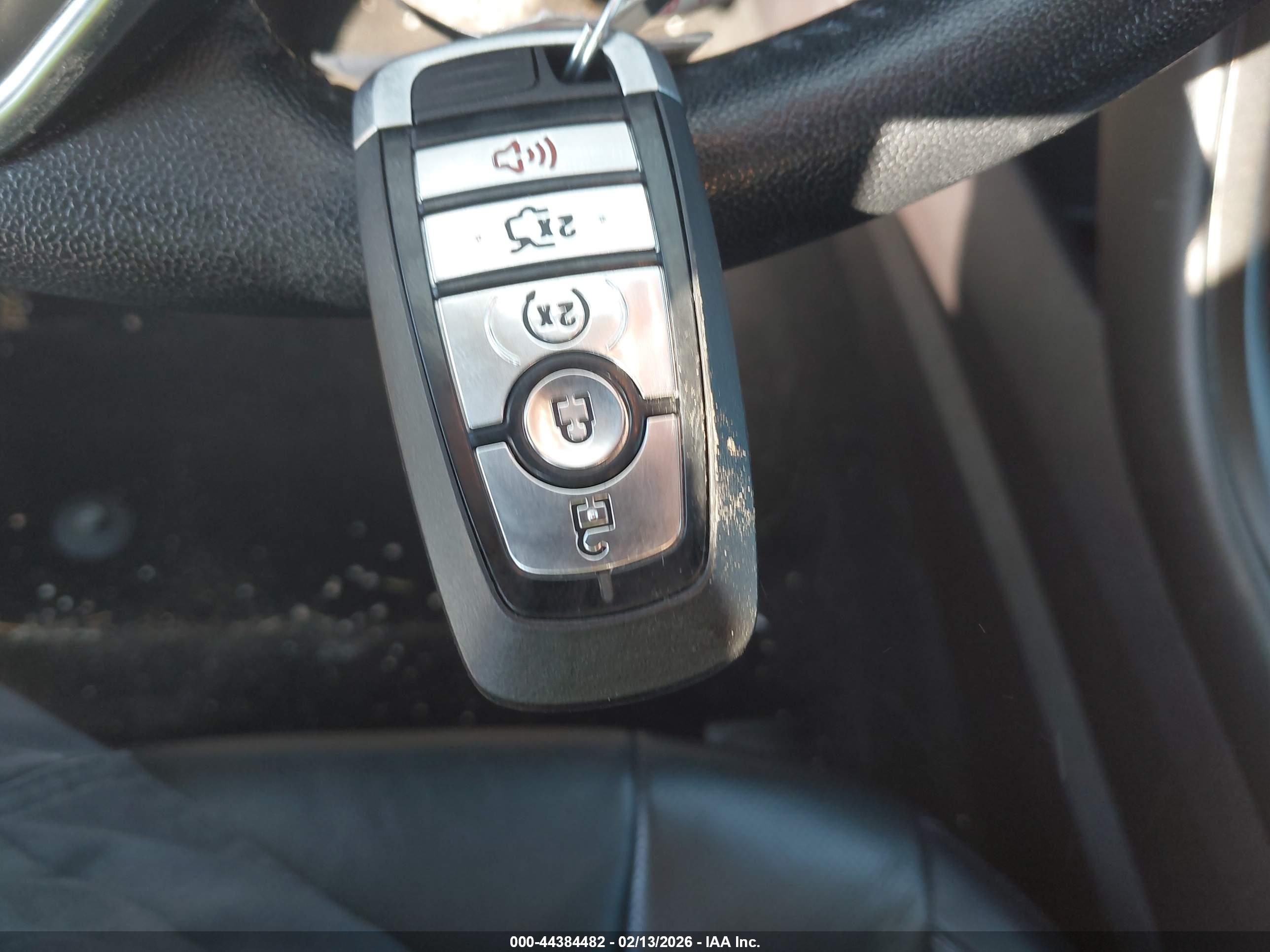 FORD FUSION image 11
