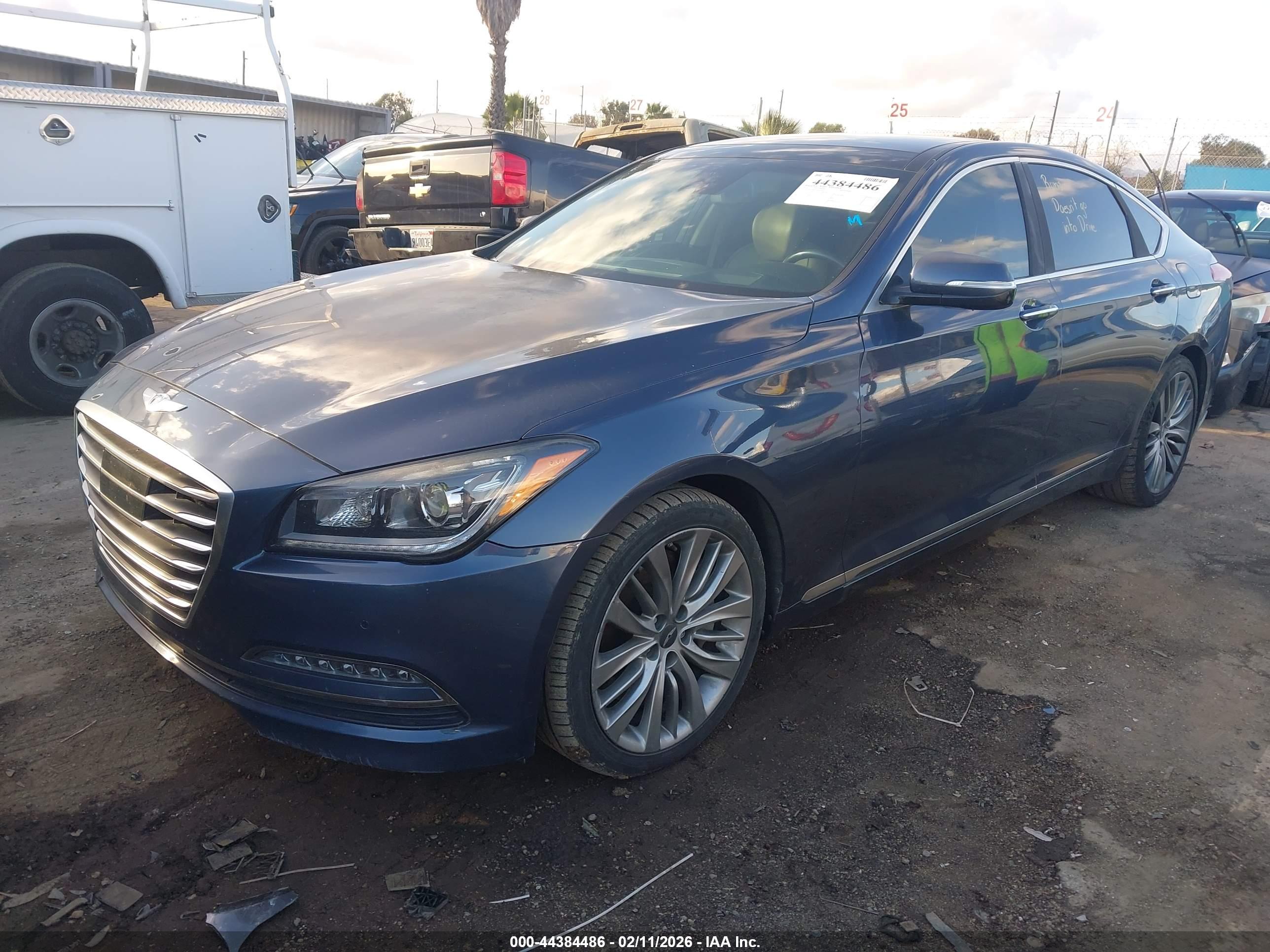 HYUNDAI GENESIS image 2