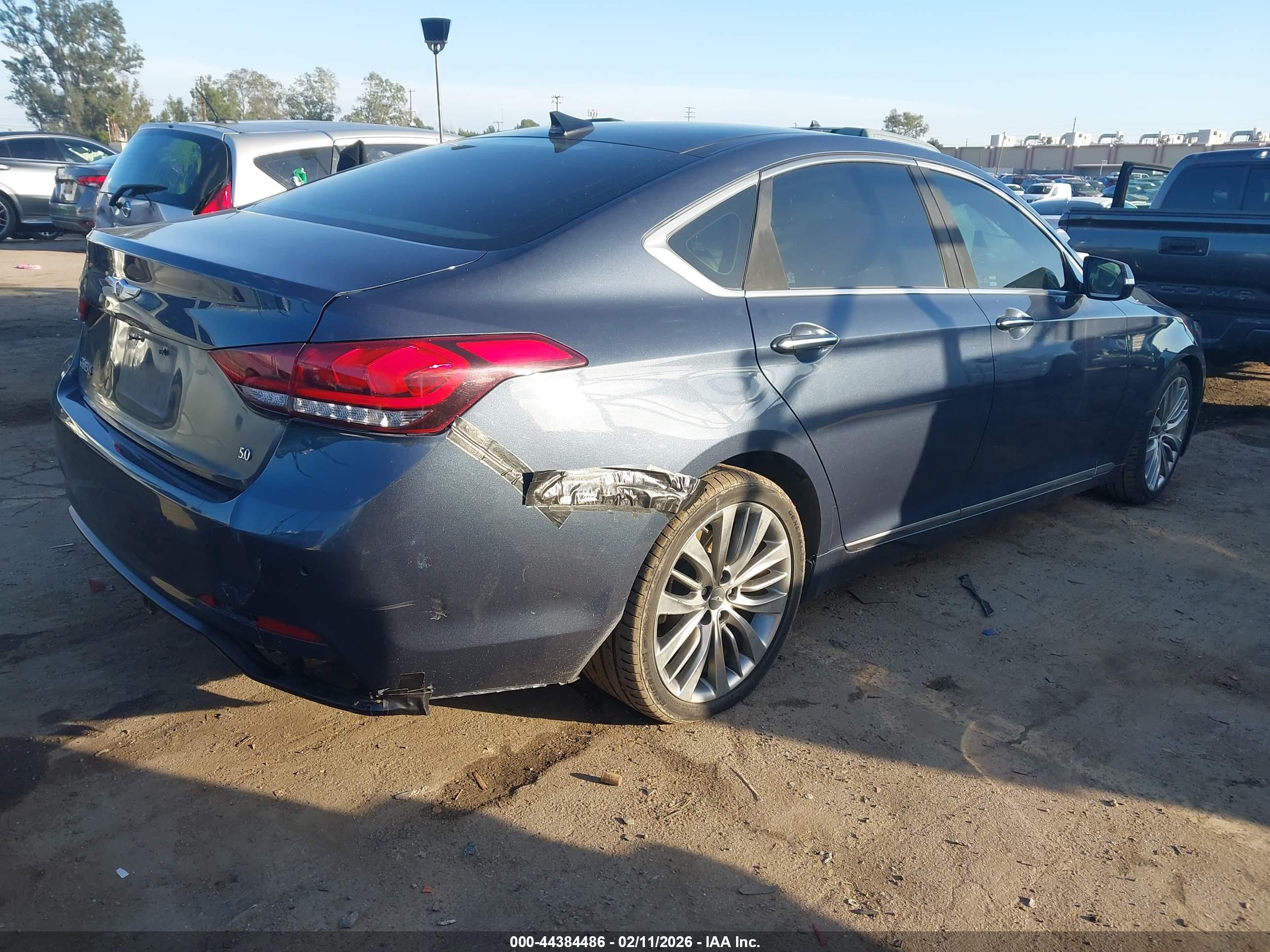 HYUNDAI GENESIS image 4