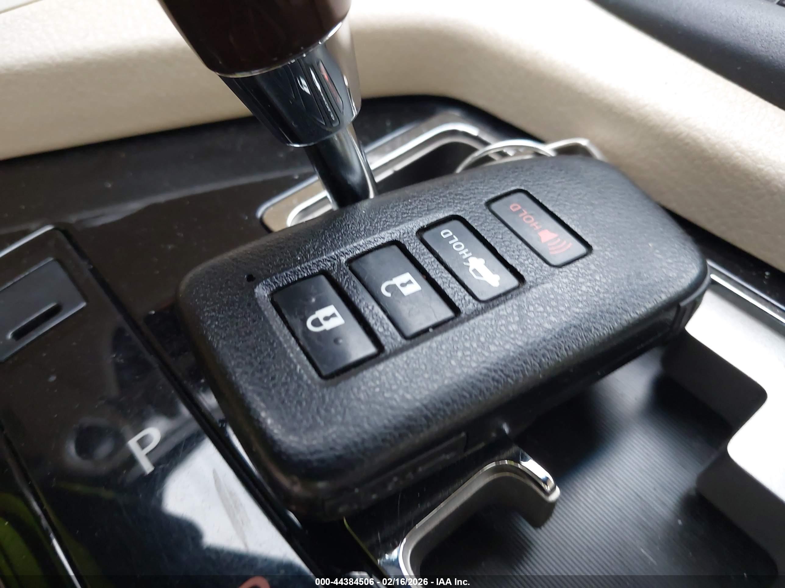 LEXUS ES image 11