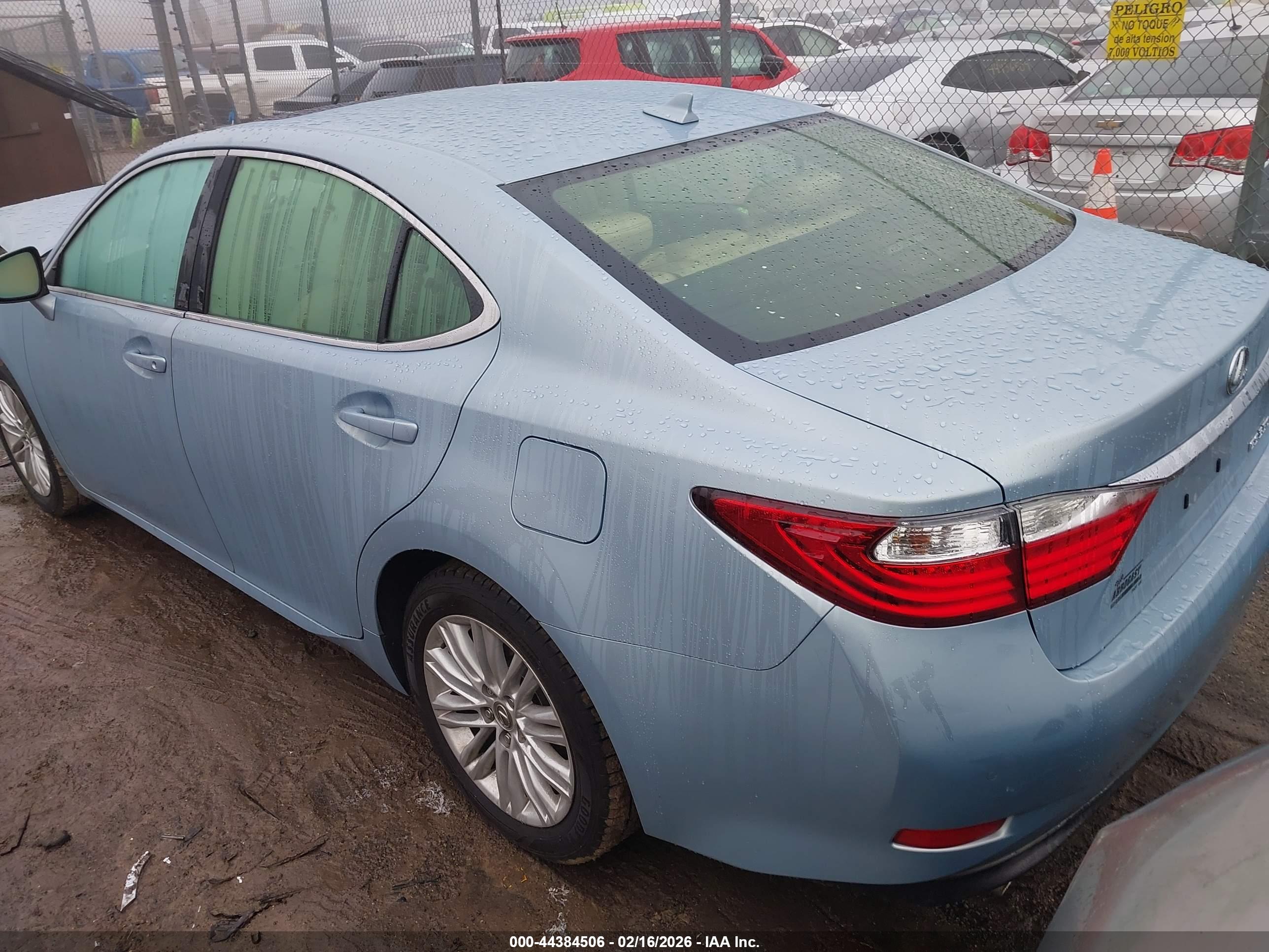 LEXUS ES image 3