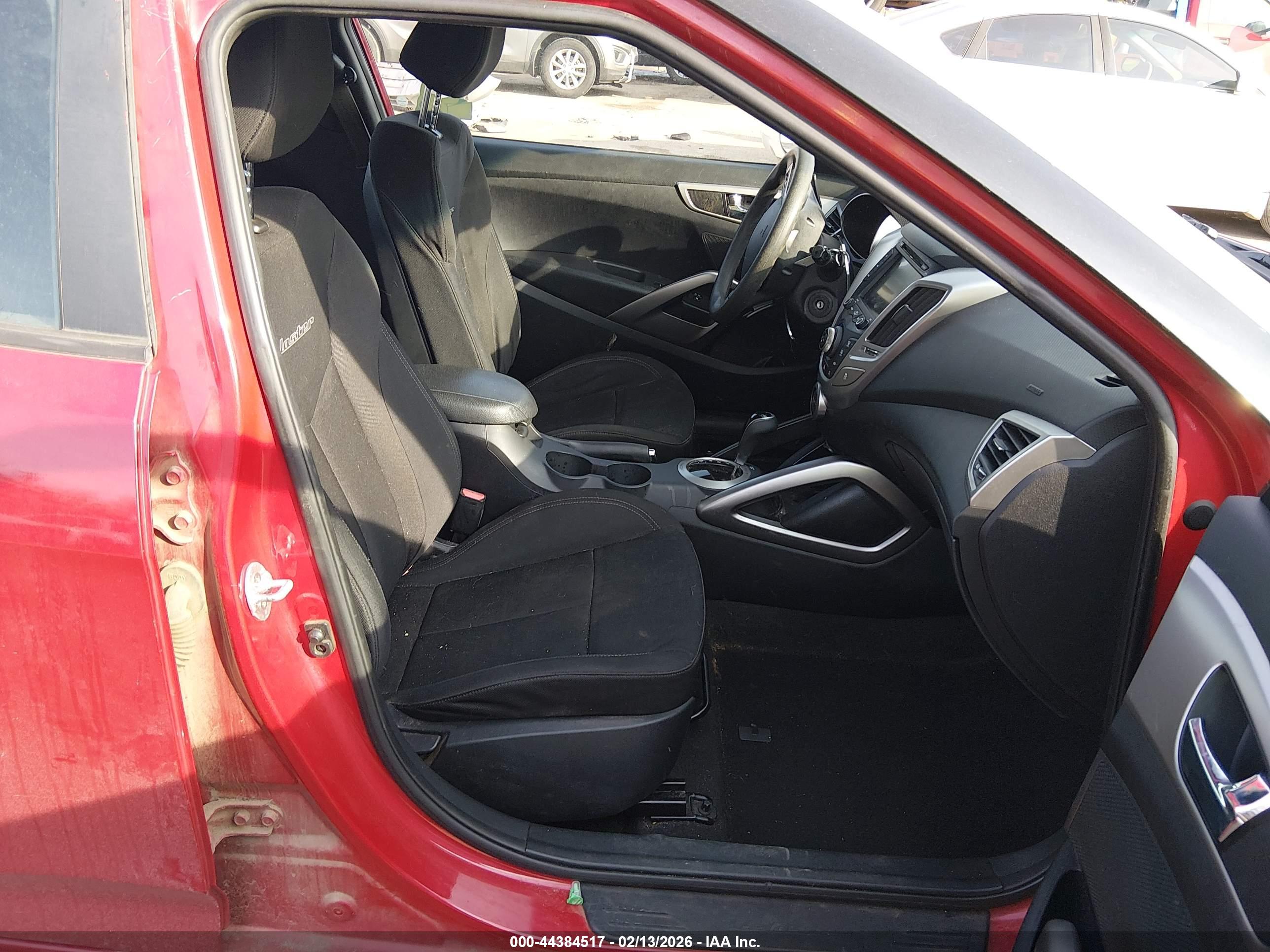 HYUNDAI VELOSTER image 5
